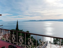 Appartement Lada: Uw zomerverblijf aan de kust bij Omiš - thumbnail 3