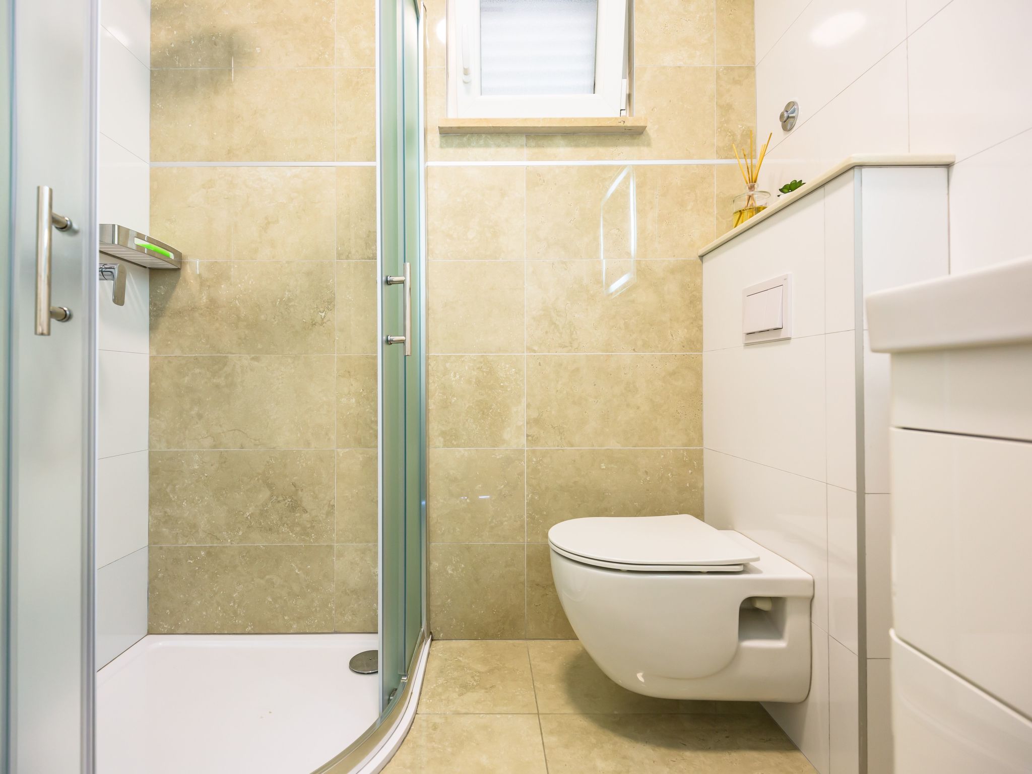 Große Wohnung in Omiš mit Möbliertem Balkon-Dedans