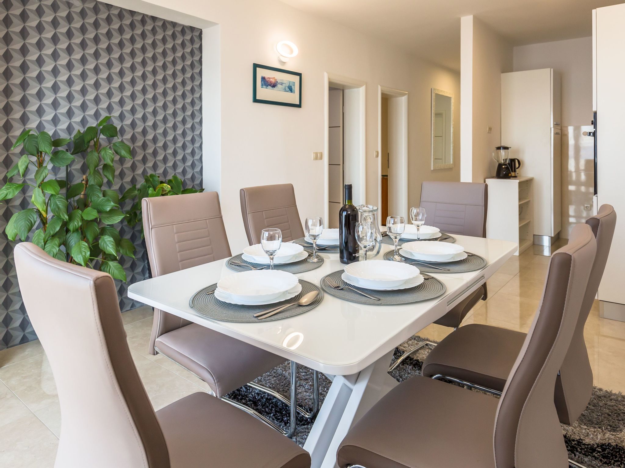 Große Wohnung in Omiš mit Möbliertem Balkon-Dedans