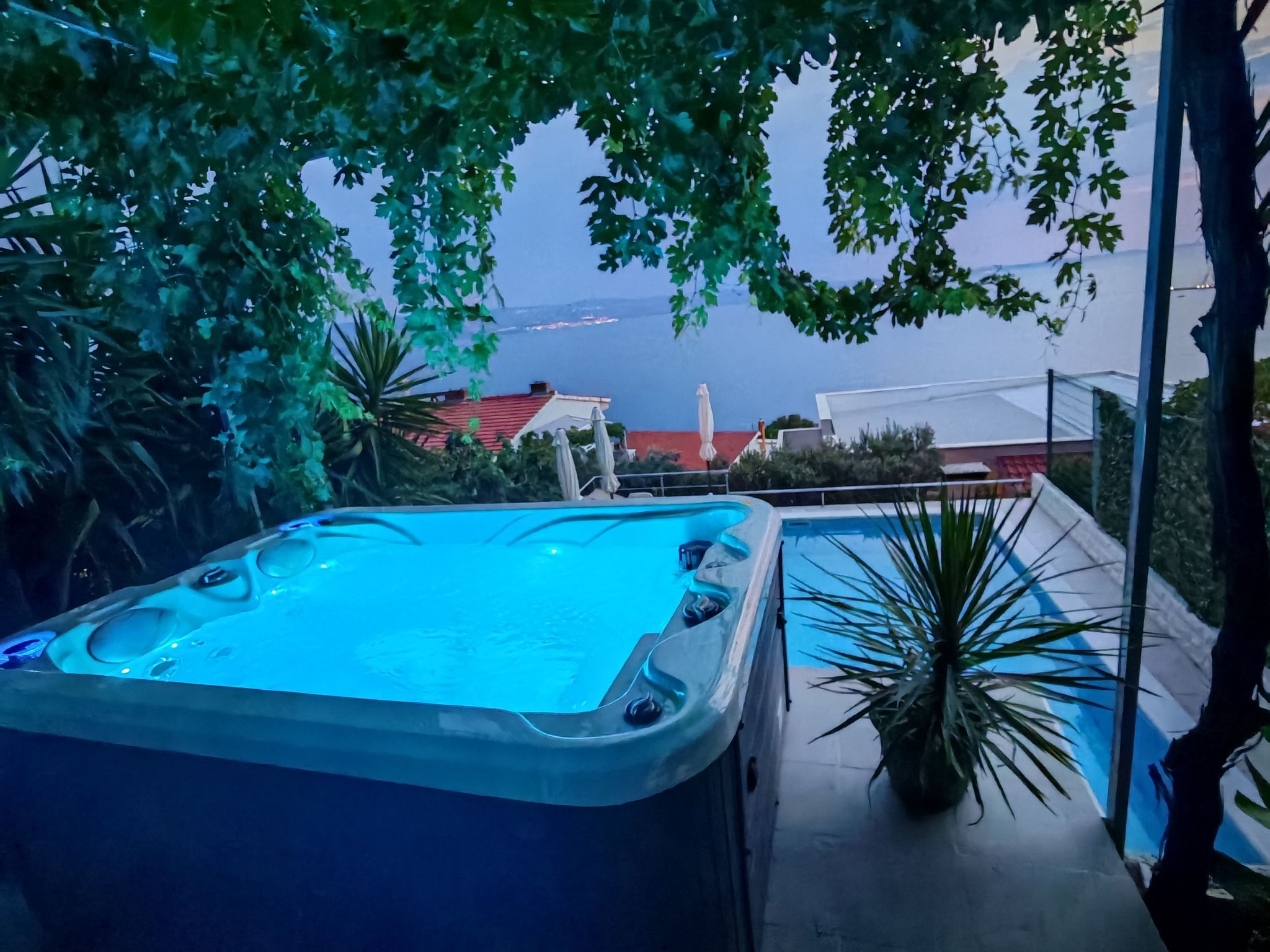 Appartement "Zorka" mit Blick auf das Wasser-Dedans