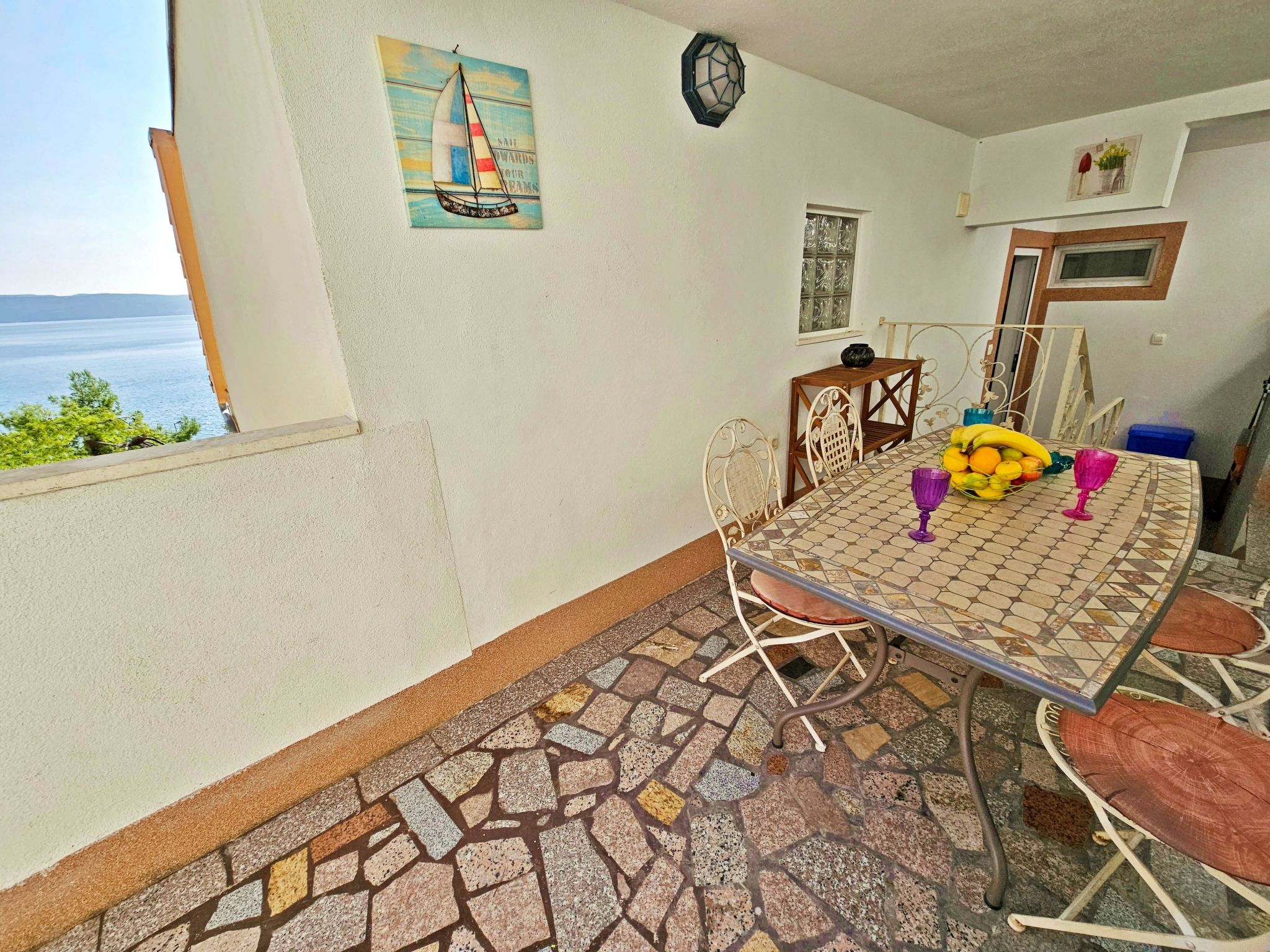 Schöne Ferienwohnung in Jesenice mit Terrasse-Buiten