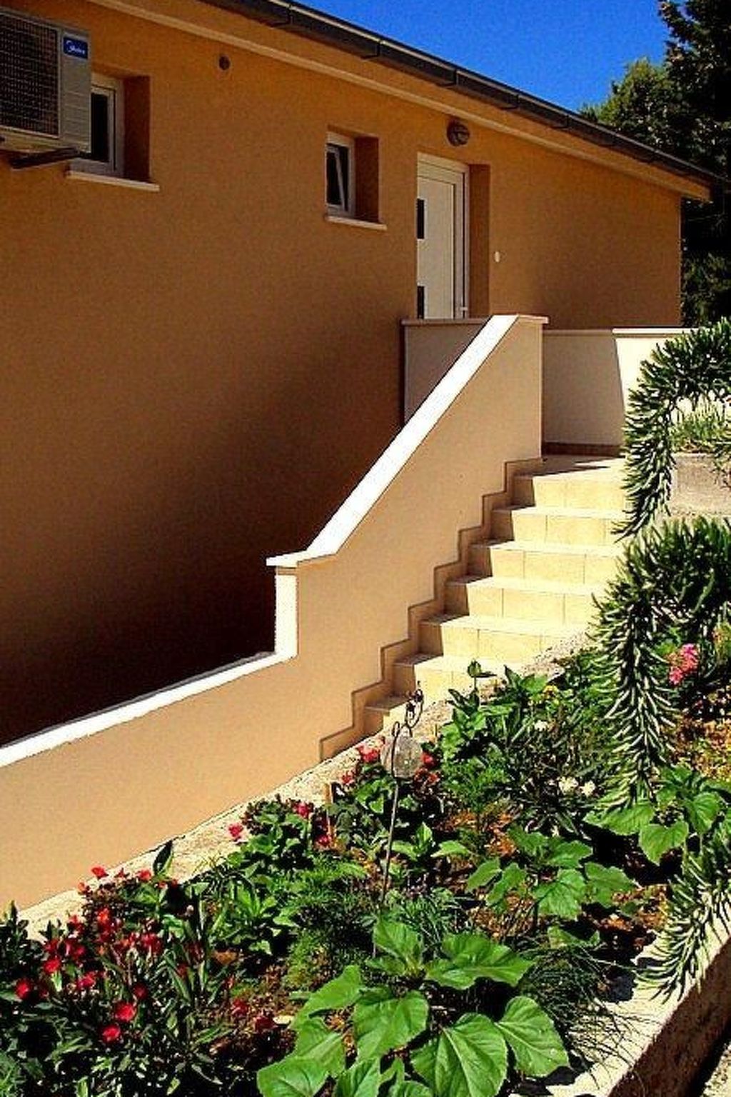 Appartement in Duće mit Grill und Terrasse-Buiten