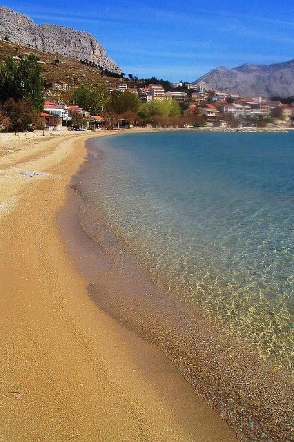 Appartement in Duće mit Grill und Terrasse-Buiten