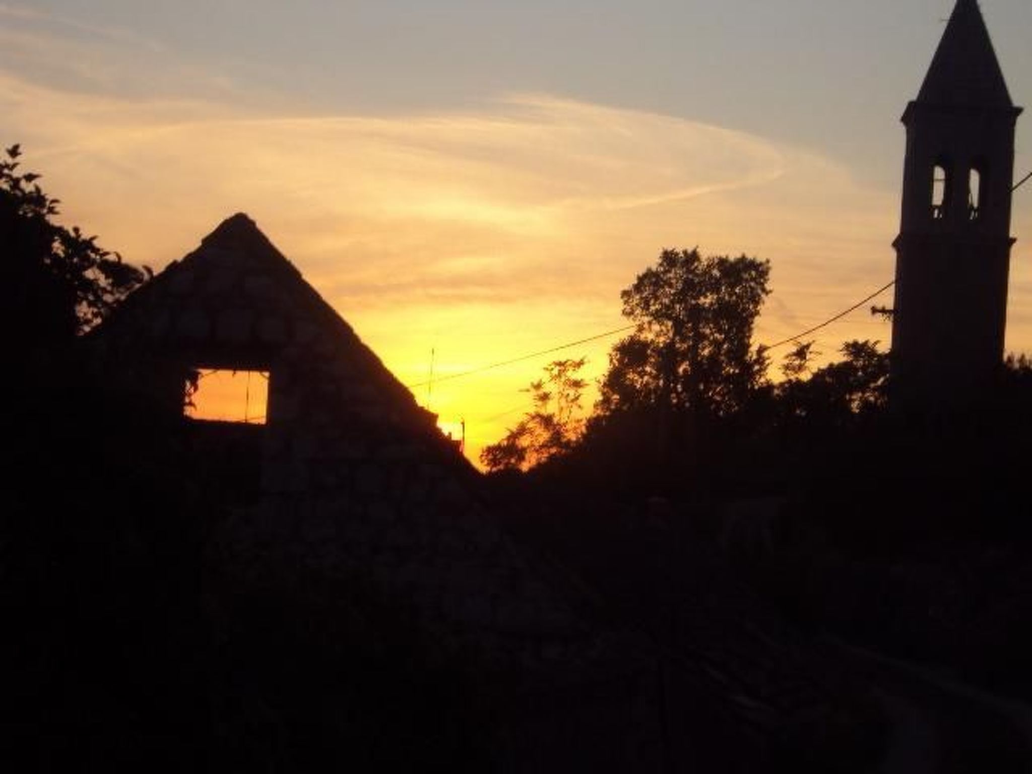 Appartement in Duće mit Grill und Terrasse-Buiten