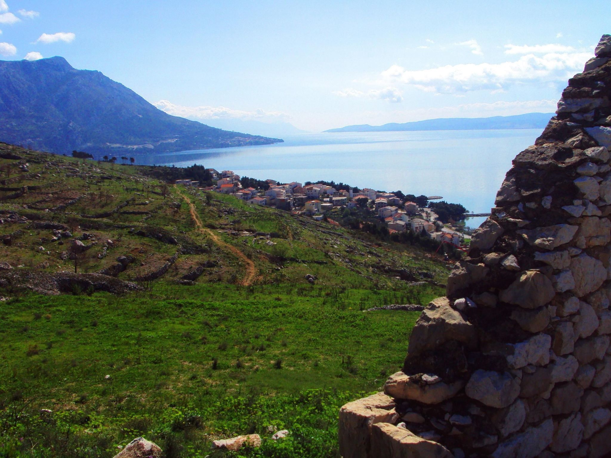 Appartement in Duće mit Grill und Terrasse-Buiten