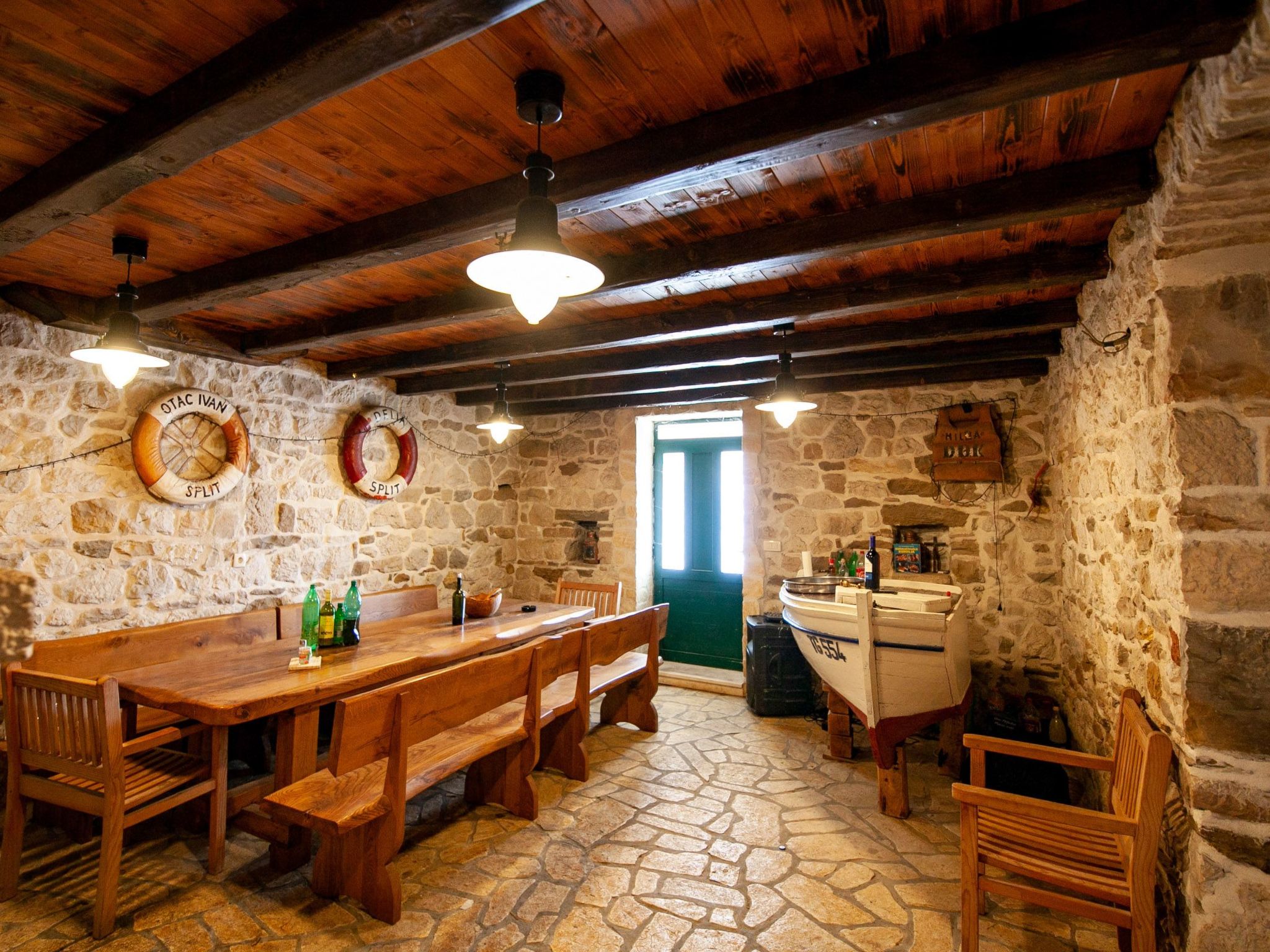 Für 12 Personen ca. 180 m² in Jesenice, Dalmatien (Gespanschaft Split-Dalm-Dedans