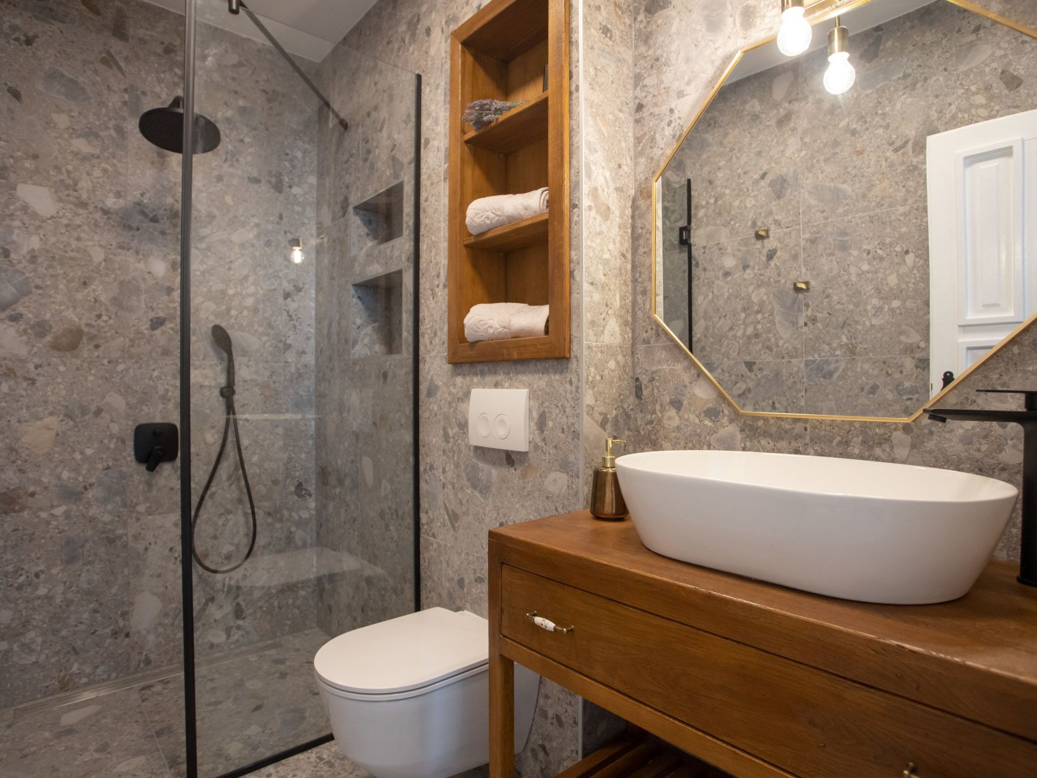 Für 12 Personen ca. 180 m² in Jesenice, Dalmatien (Gespanschaft Split-Dalm-Dedans