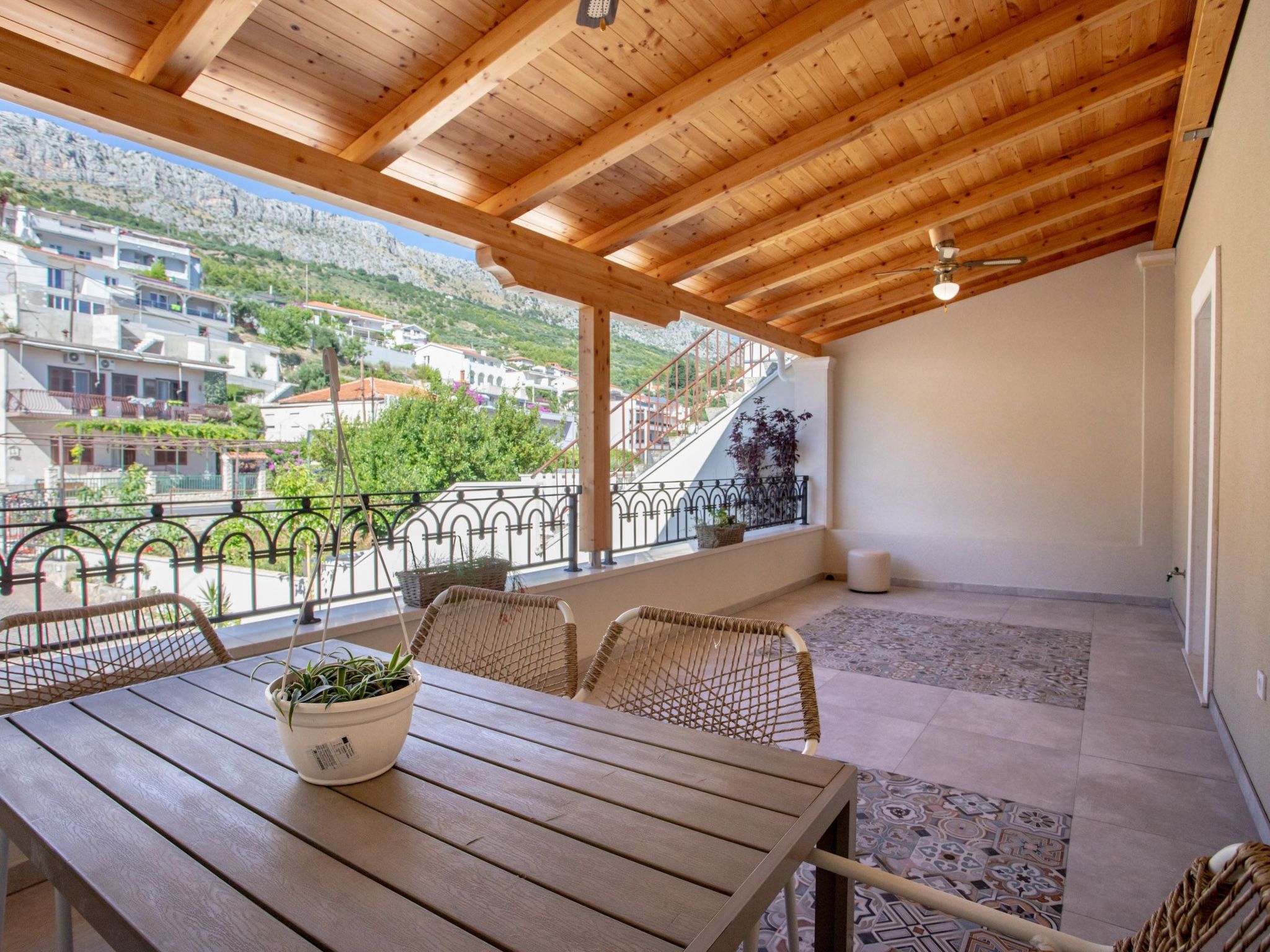 Für 12 Personen ca. 180 m² in Jesenice, Dalmatien (Gespanschaft Split-Dalm-Dedans