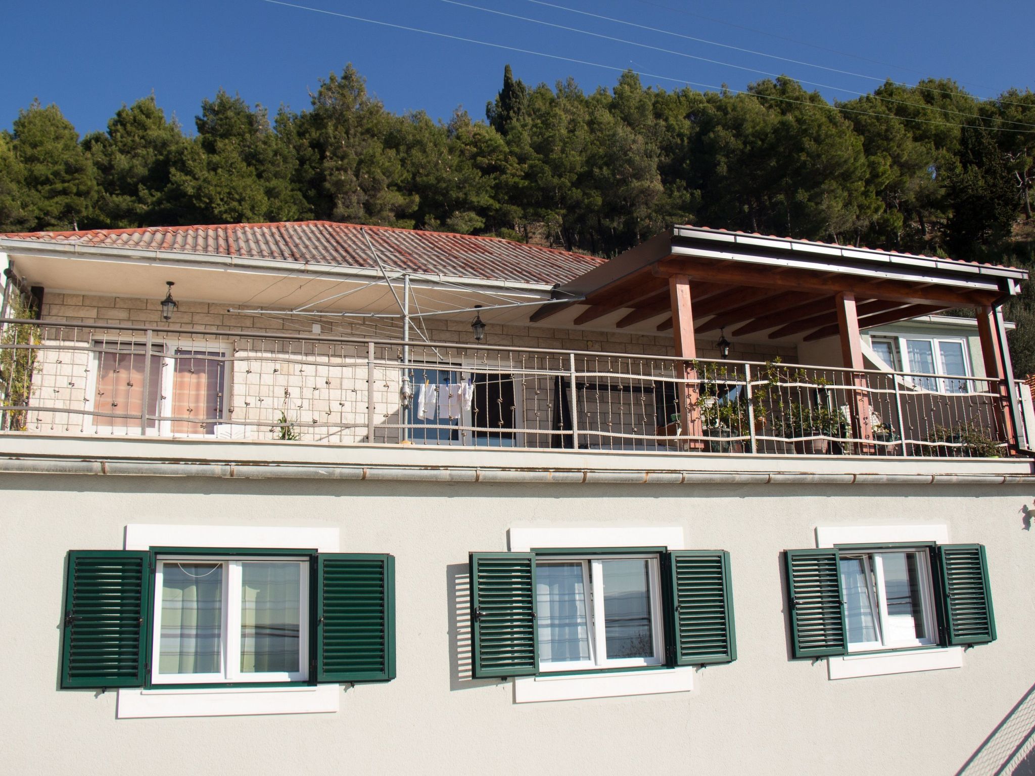 Moderne Ferienwohnung Bava-Dedans