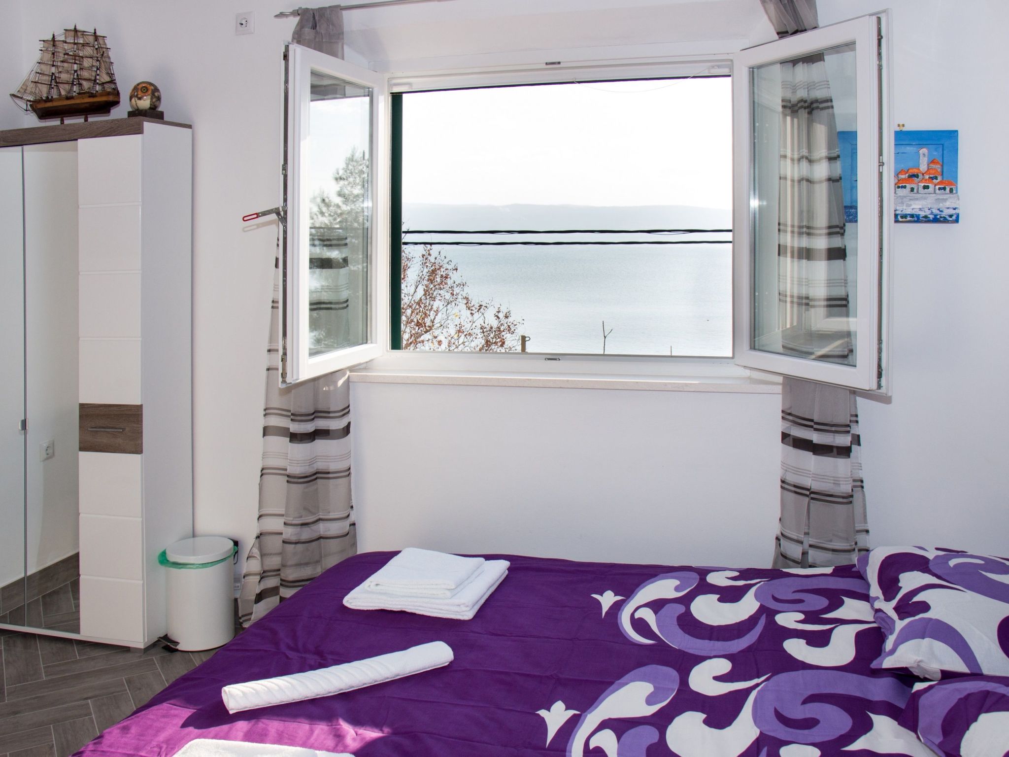 Moderne Ferienwohnung Bava-Dedans