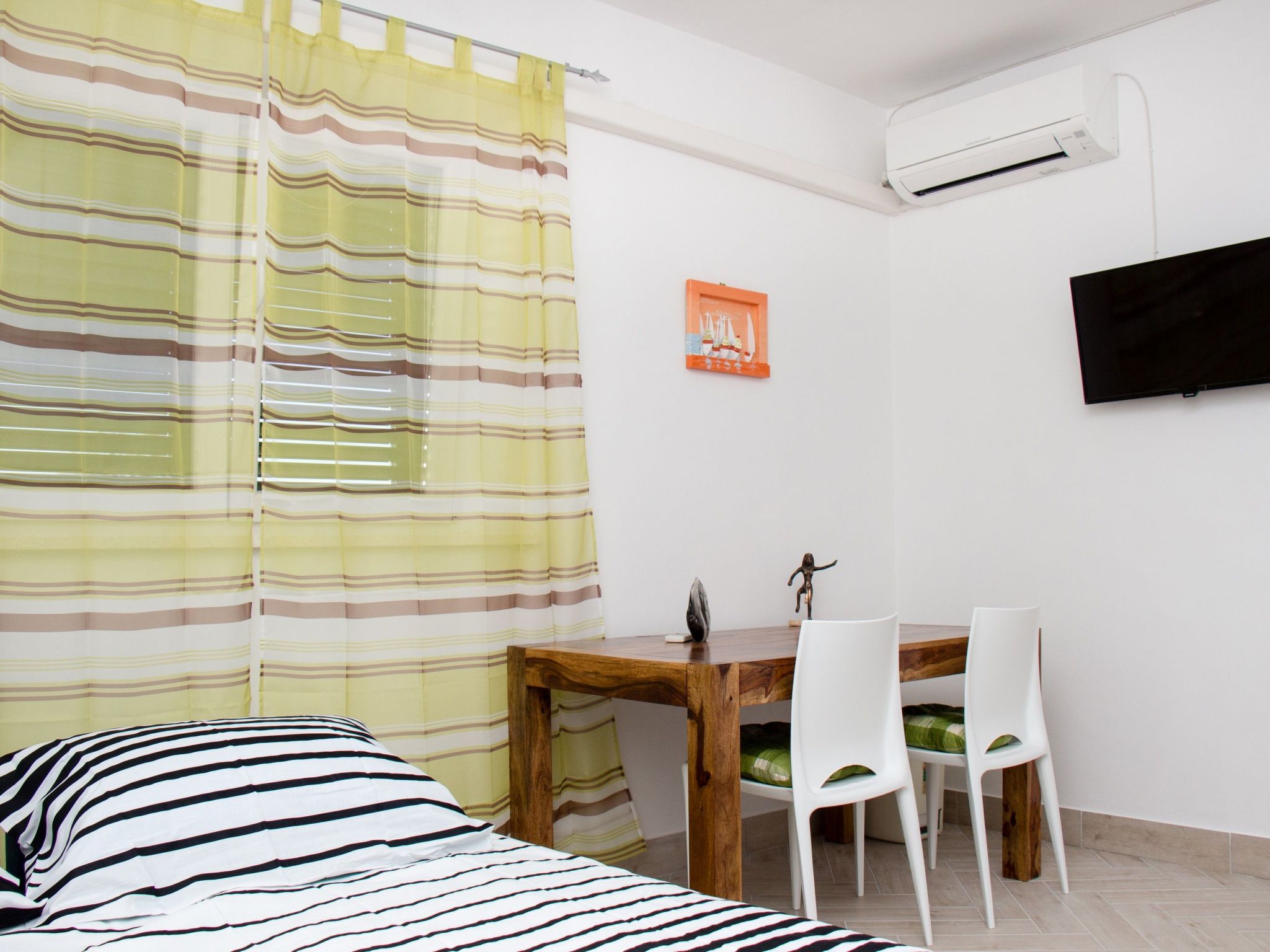 Moderne Ferienwohnung Bava-Dedans