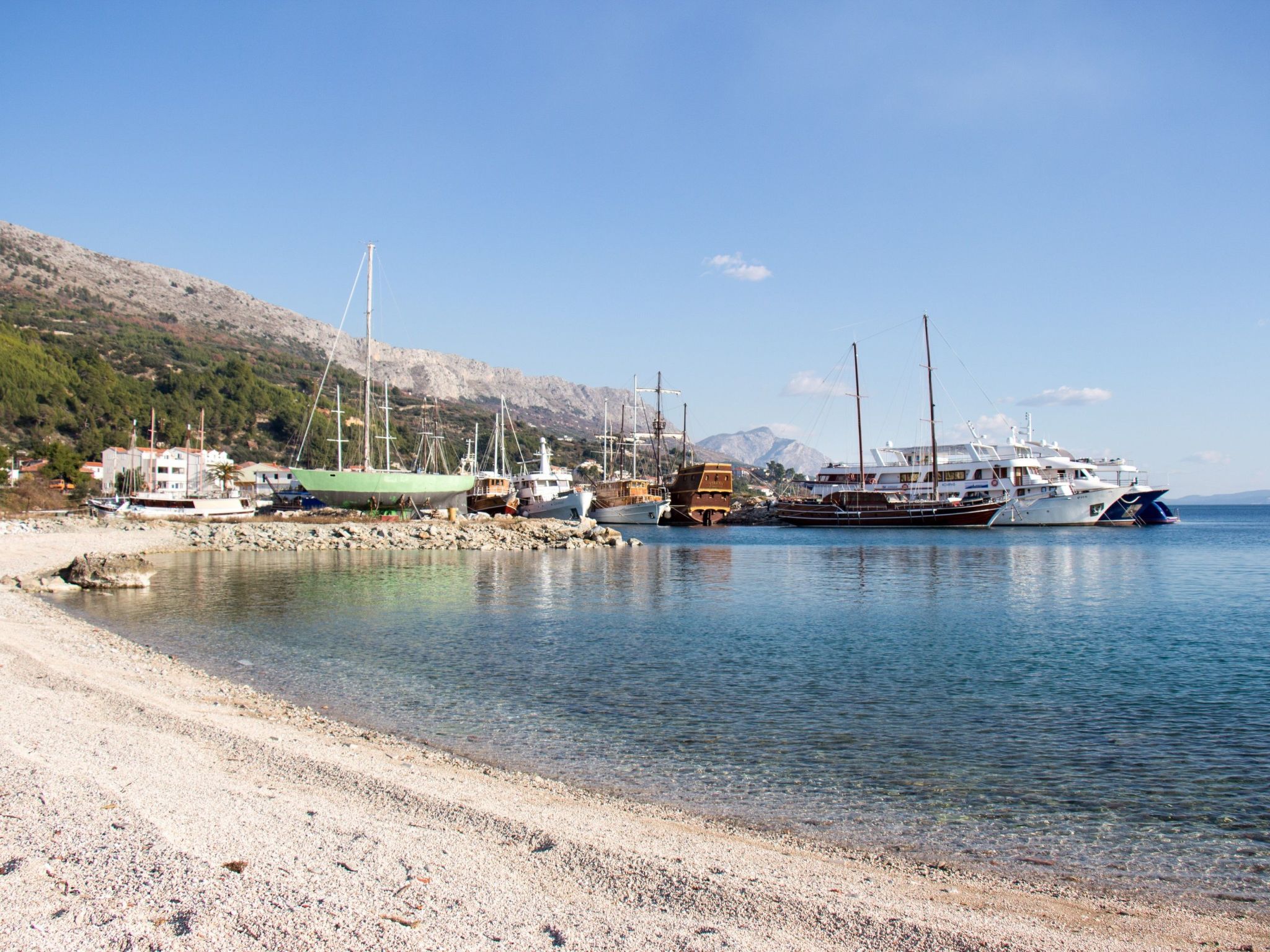 Moderne Ferienwohnung Bava-Dedans