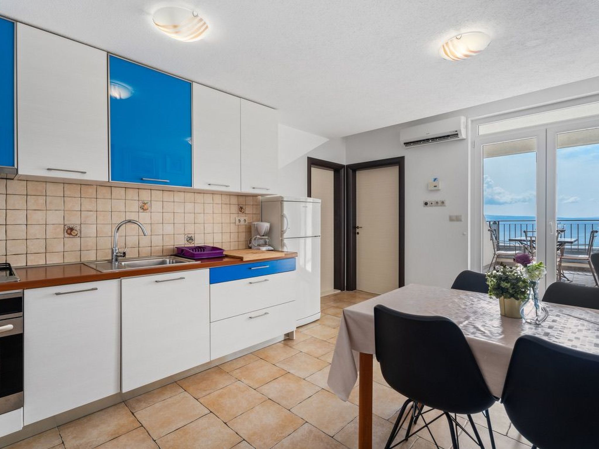 Ferienappartement mit zwei Meerblick-Balkonen-Inside