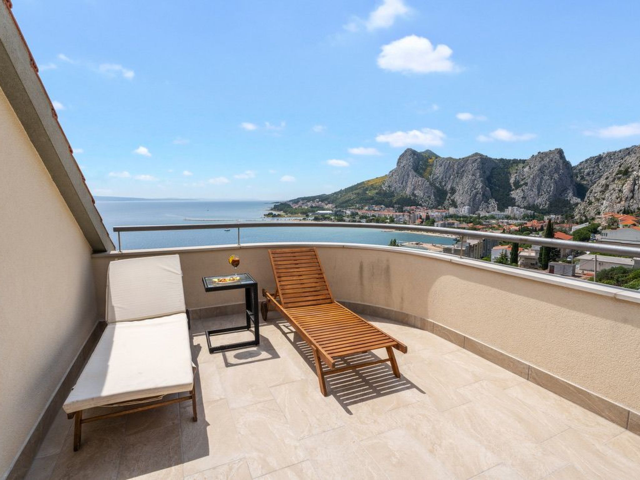 Ferienappartement mit zwei Meerblick-Balkonen-Inside