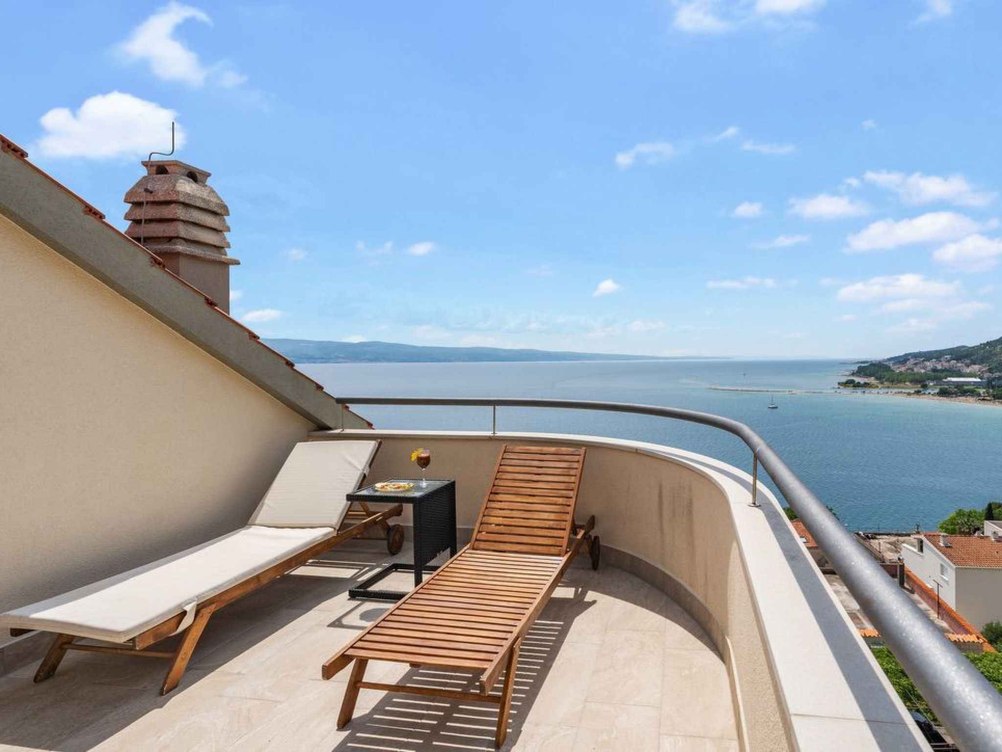 Ferienappartement mit zwei Meerblick-Balkonen-Inside