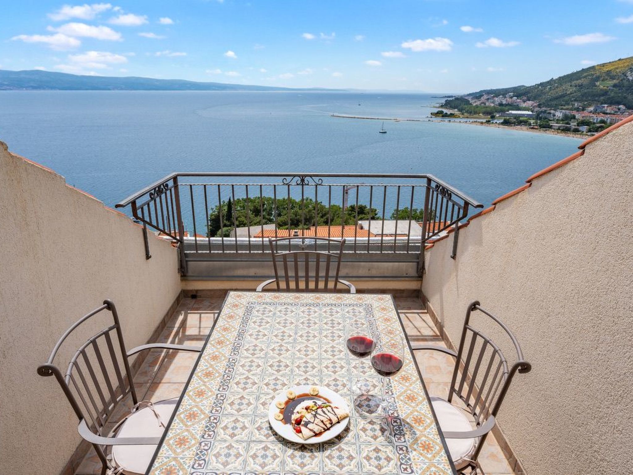 Ferienappartement mit zwei Meerblick-Balkonen-Inside