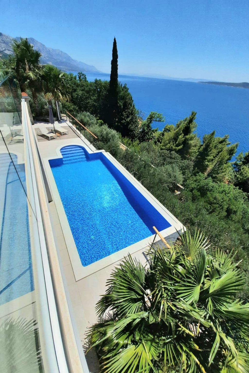 2 Schlafzimmer Villa Blue Dream mit Infinity-Pool-Inside