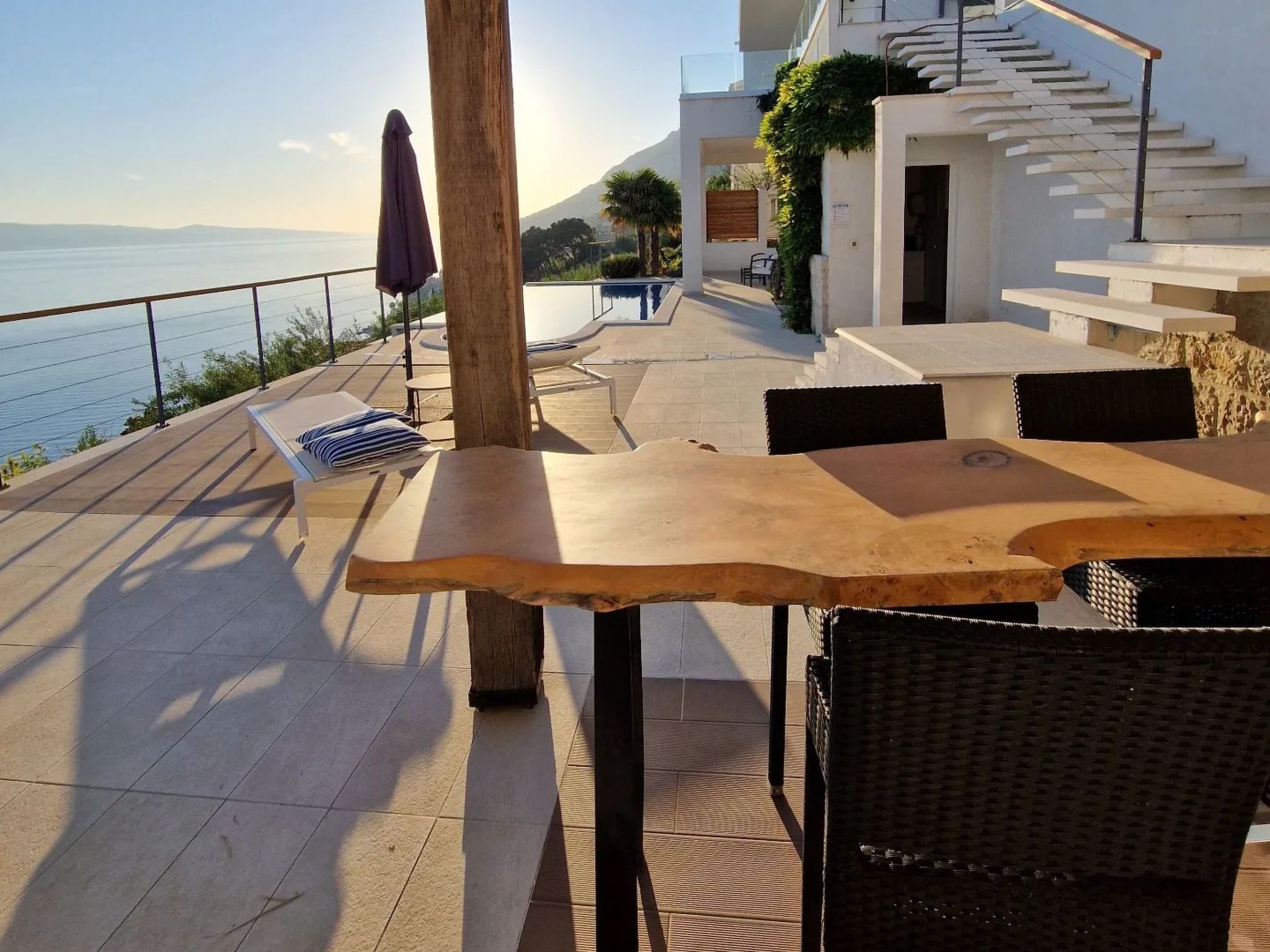 2 Schlafzimmer Villa Blue Dream mit Infinity-Pool-Inside