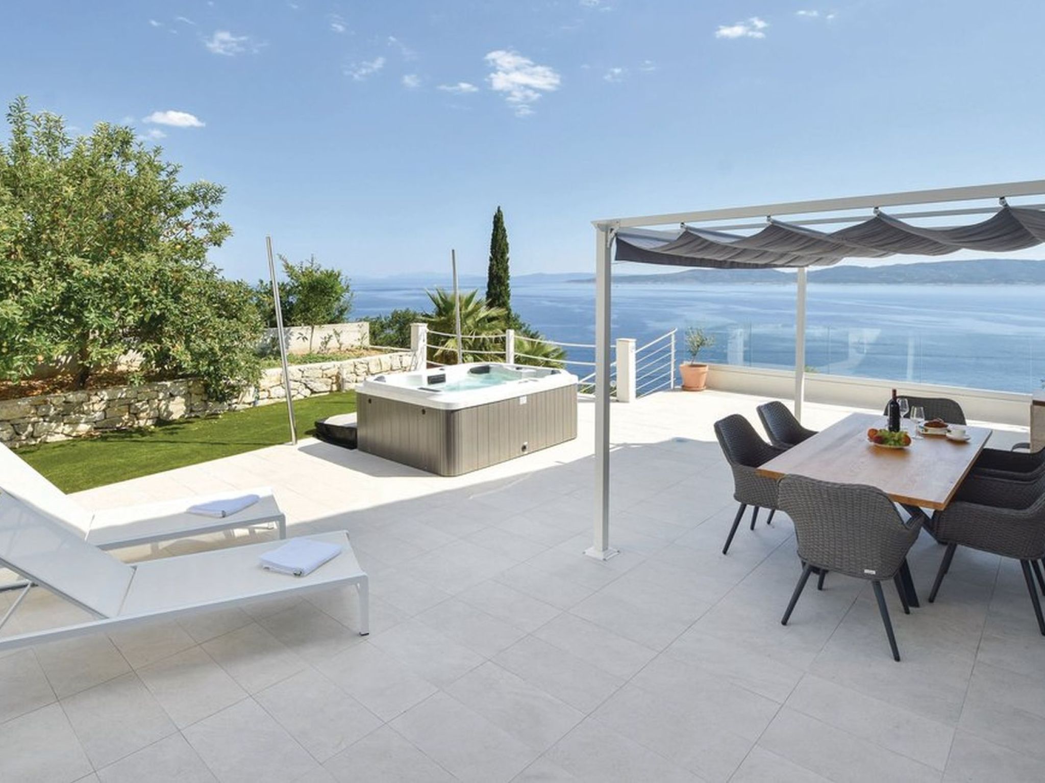 2 Schlafzimmer Villa Blue Dream mit Infinity-Pool-Inside