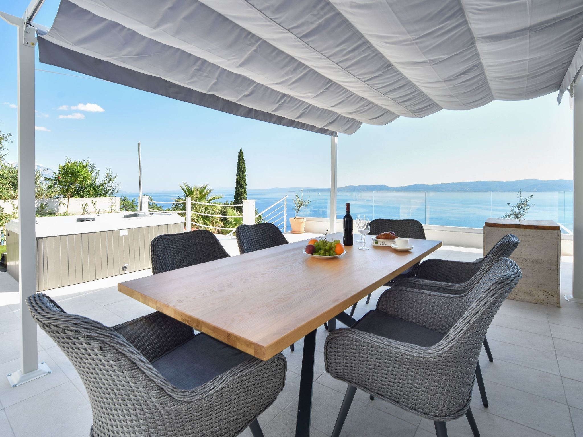 2 Schlafzimmer Villa Blue Dream mit Infinity-Pool-Inside