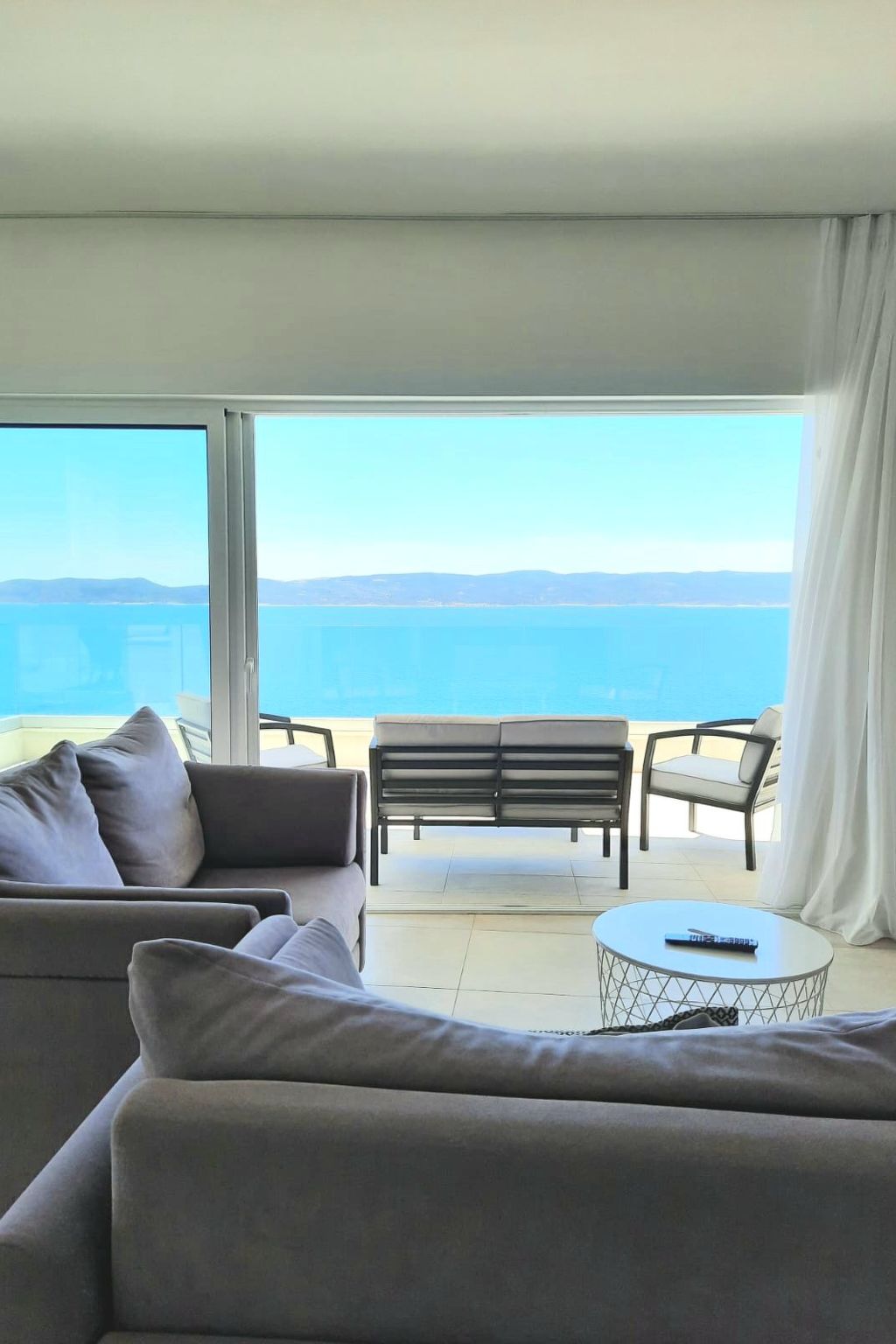 2 Schlafzimmer Villa Blue Dream mit Infinity-Pool-Inside