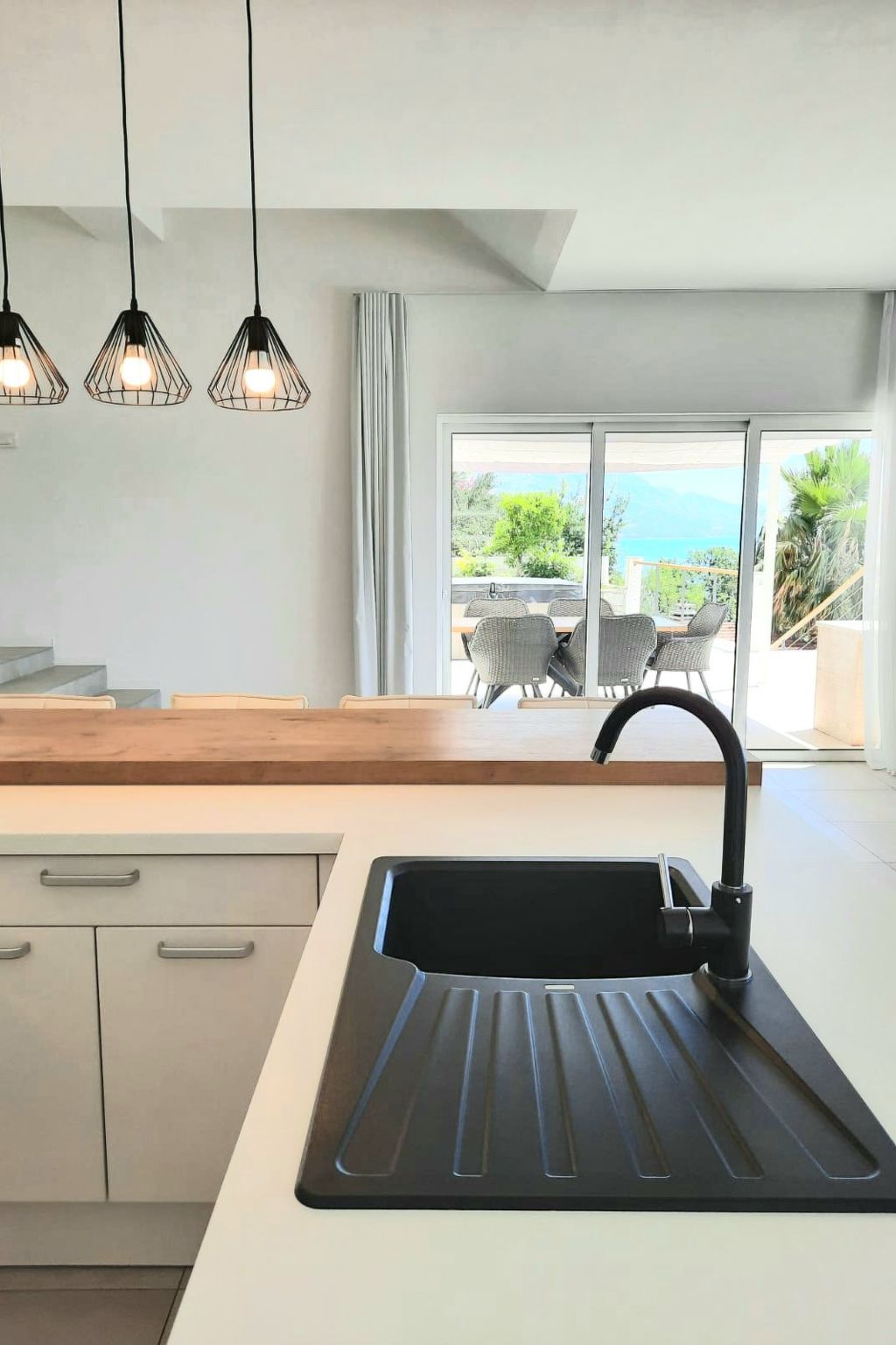 2 Schlafzimmer Villa Blue Dream mit Infinity-Pool-Inside