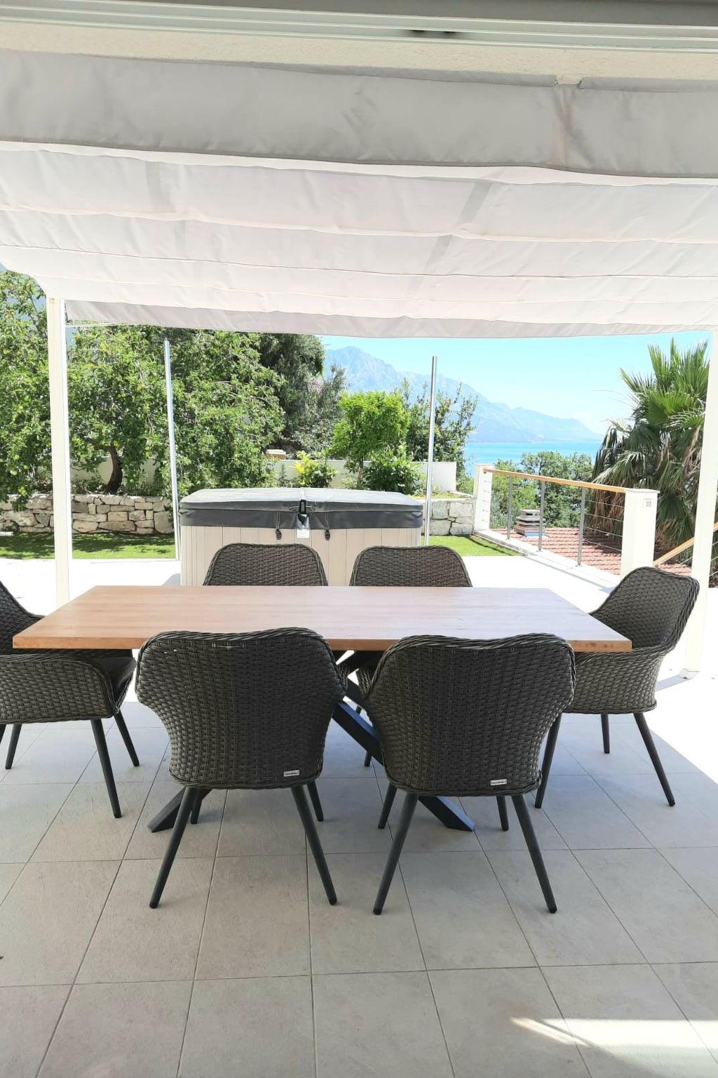 2 Schlafzimmer Villa Blue Dream mit Infinity-Pool-Inside