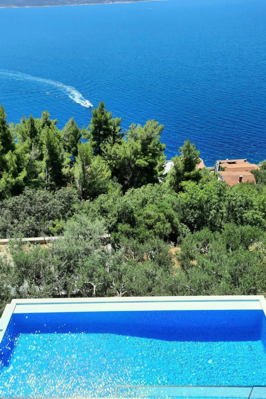 2 Schlafzimmer Villa Blue Dream mit Infinity-Pool-Inside