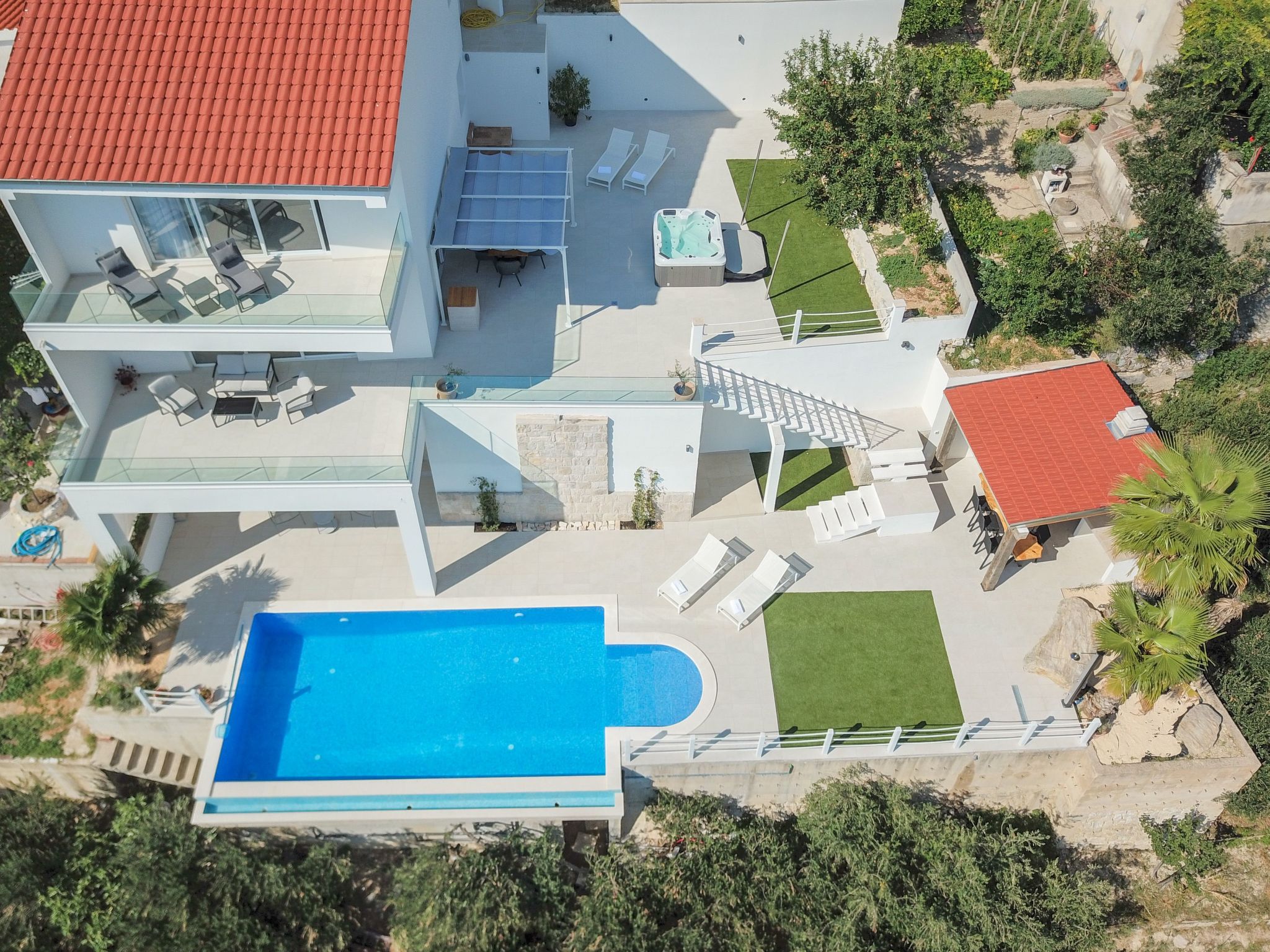 2 Schlafzimmer Villa Blue Dream mit Infinity-Pool-Inside