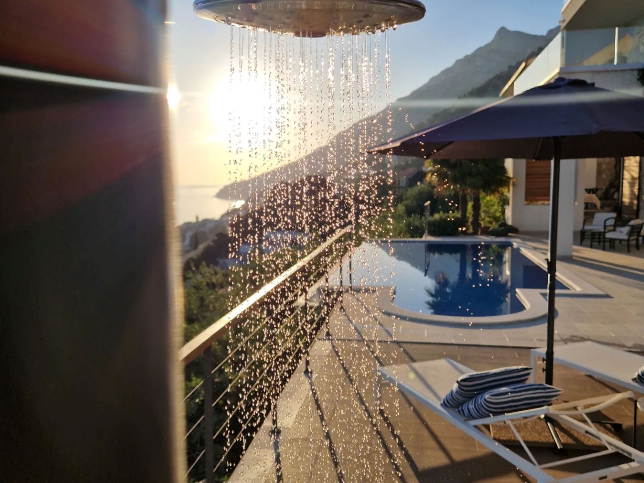 2 Schlafzimmer Villa Blue Dream mit Infinity-Pool-Inside