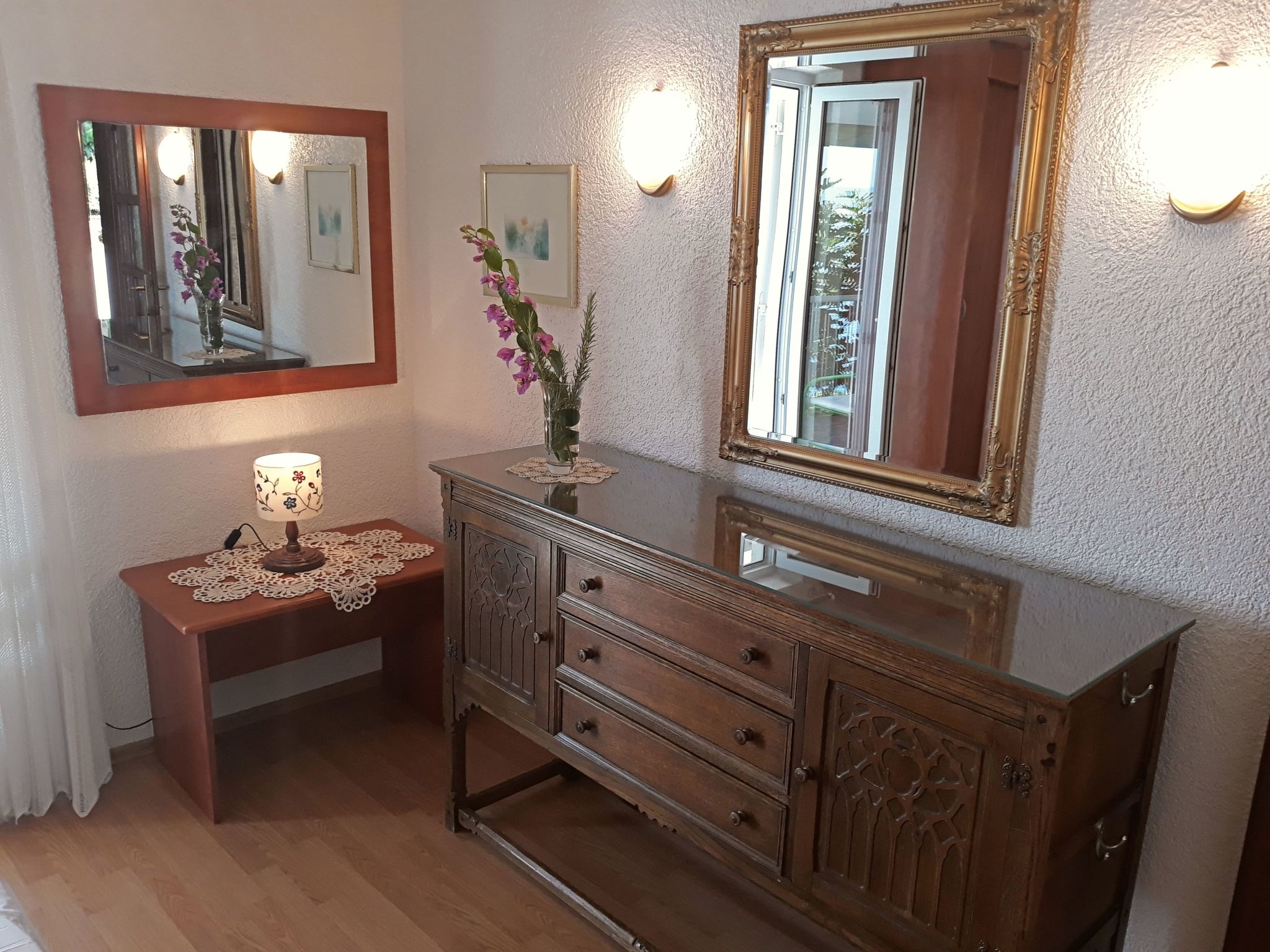 Haus am Wasser mit Blick aufs Wasser-Drinnen