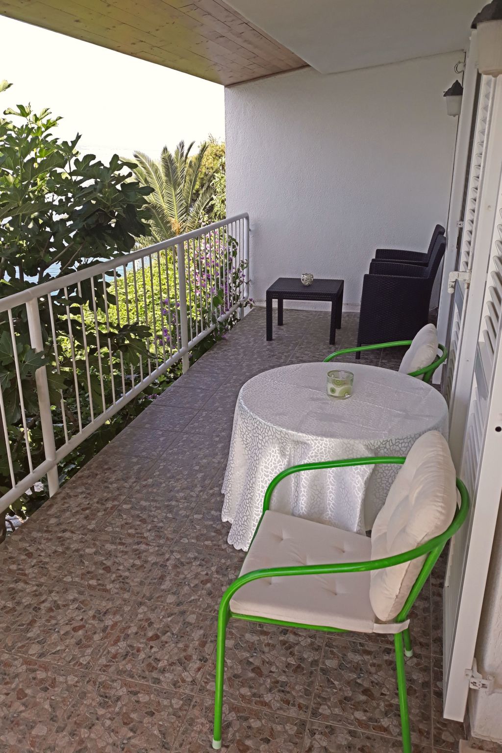 Haus am Wasser mit Blick aufs Wasser-Drinnen