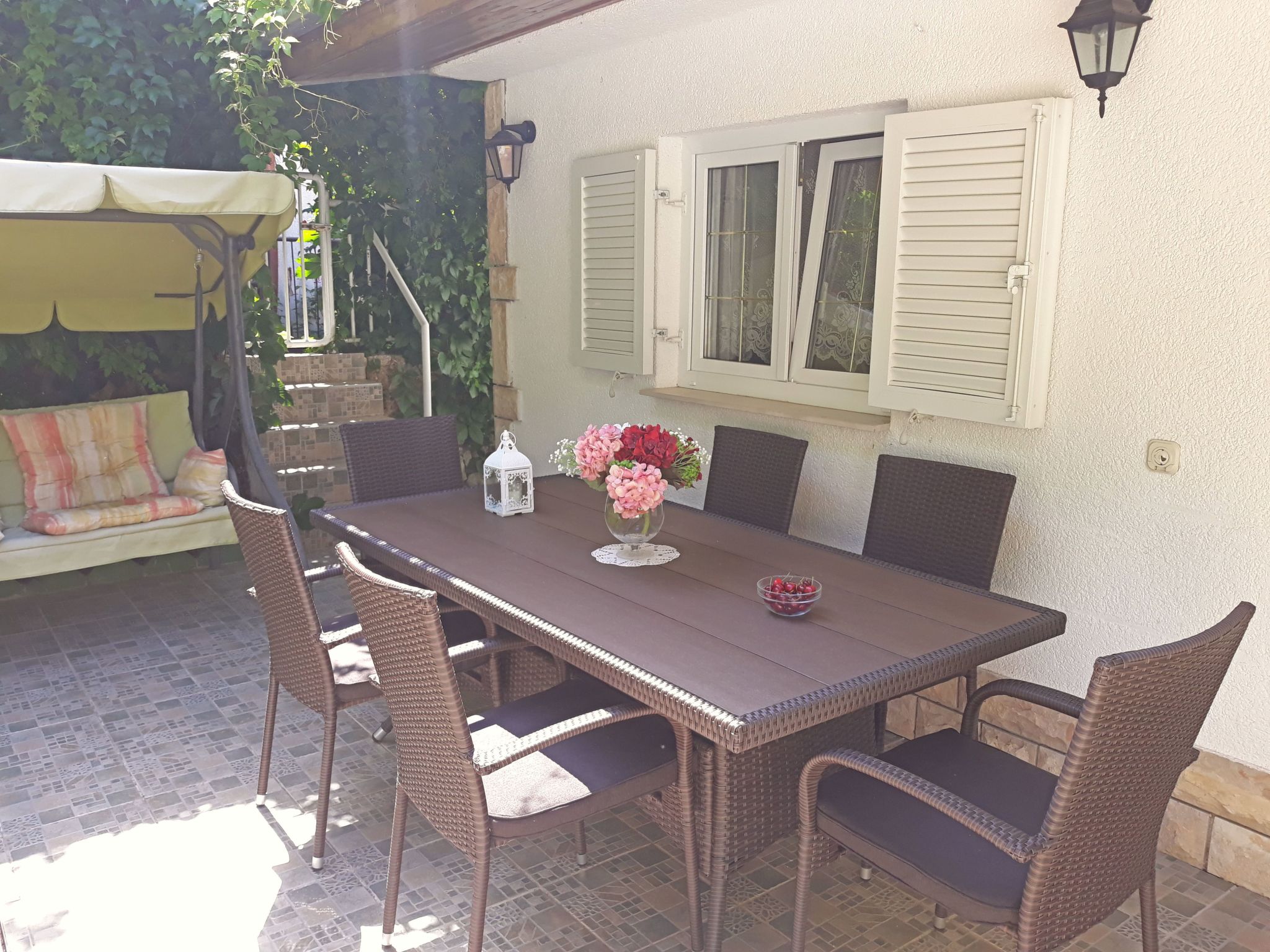 Haus am Wasser mit Blick aufs Wasser-Drinnen