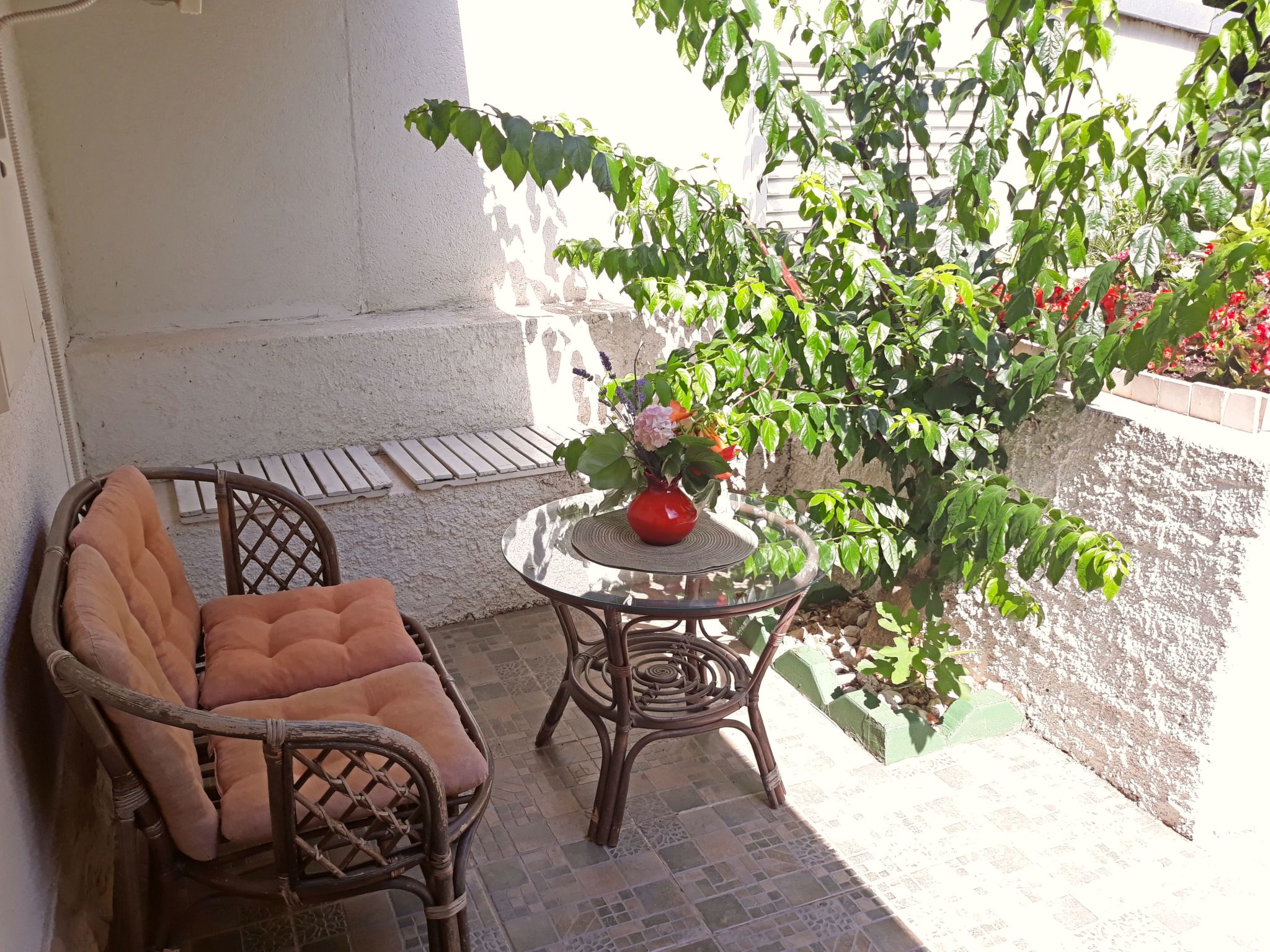 Haus am Wasser mit Blick aufs Wasser-Drinnen