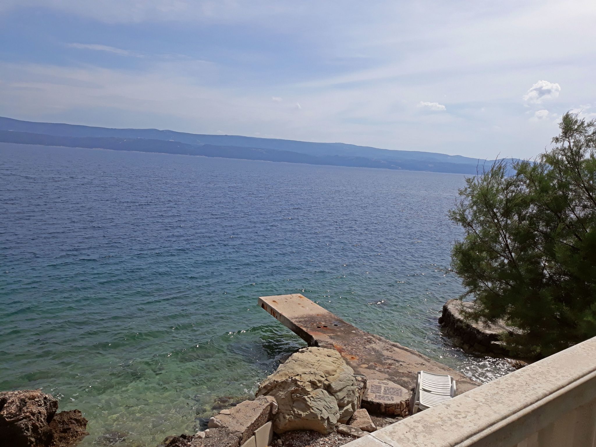 Haus am Wasser mit Blick aufs Wasser-Drinnen