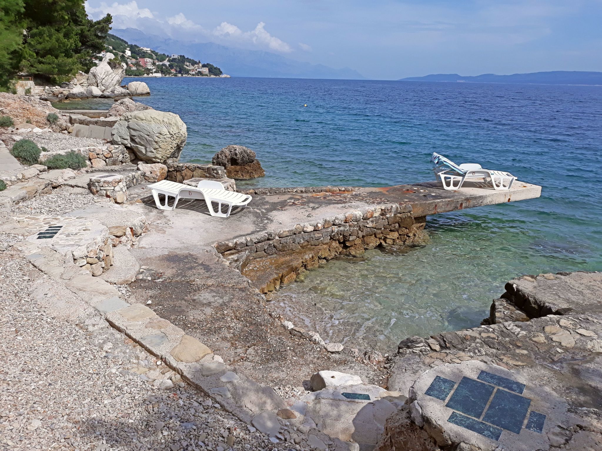 Haus am Wasser mit Blick aufs Wasser-Drinnen