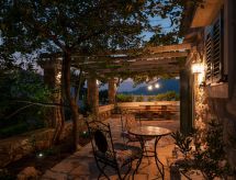 in Omiš mit Privatem Balkon