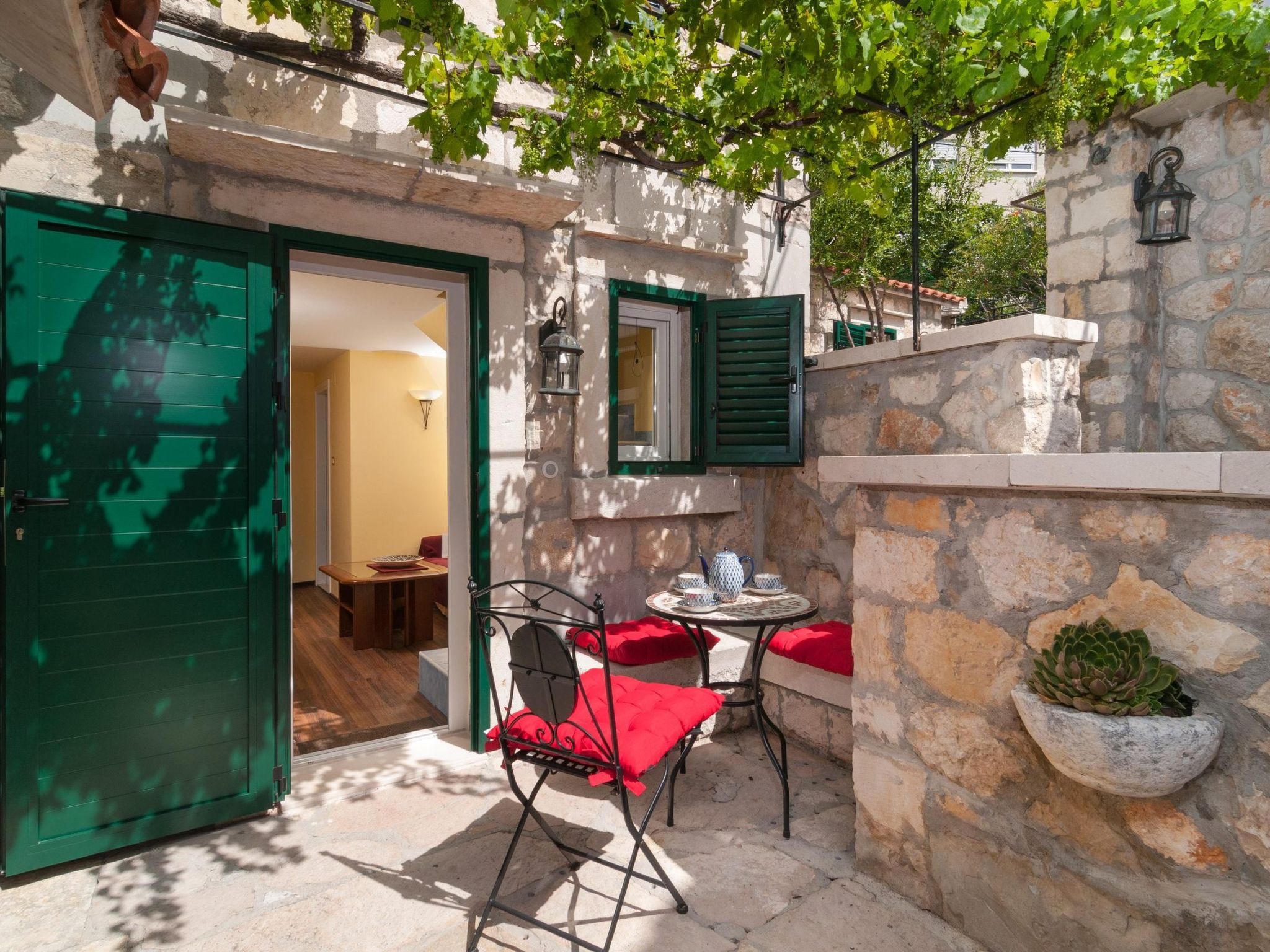 In Omiš mit Privatem Balkon-Dedans