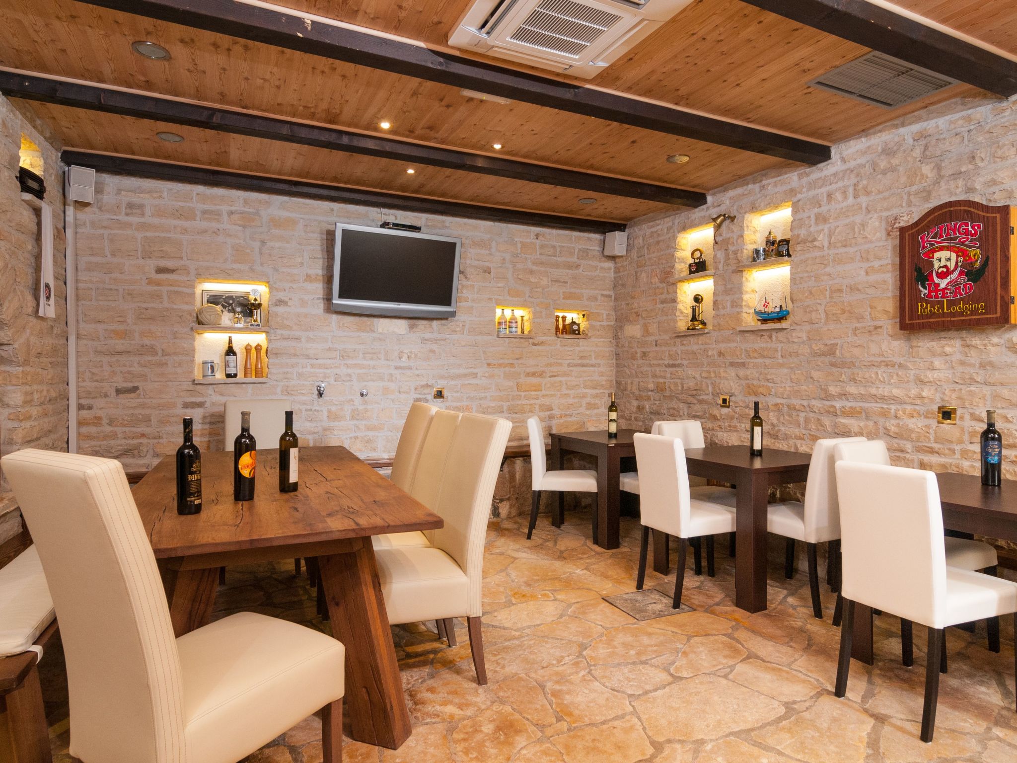 In Omiš mit Privatem Balkon-Dedans