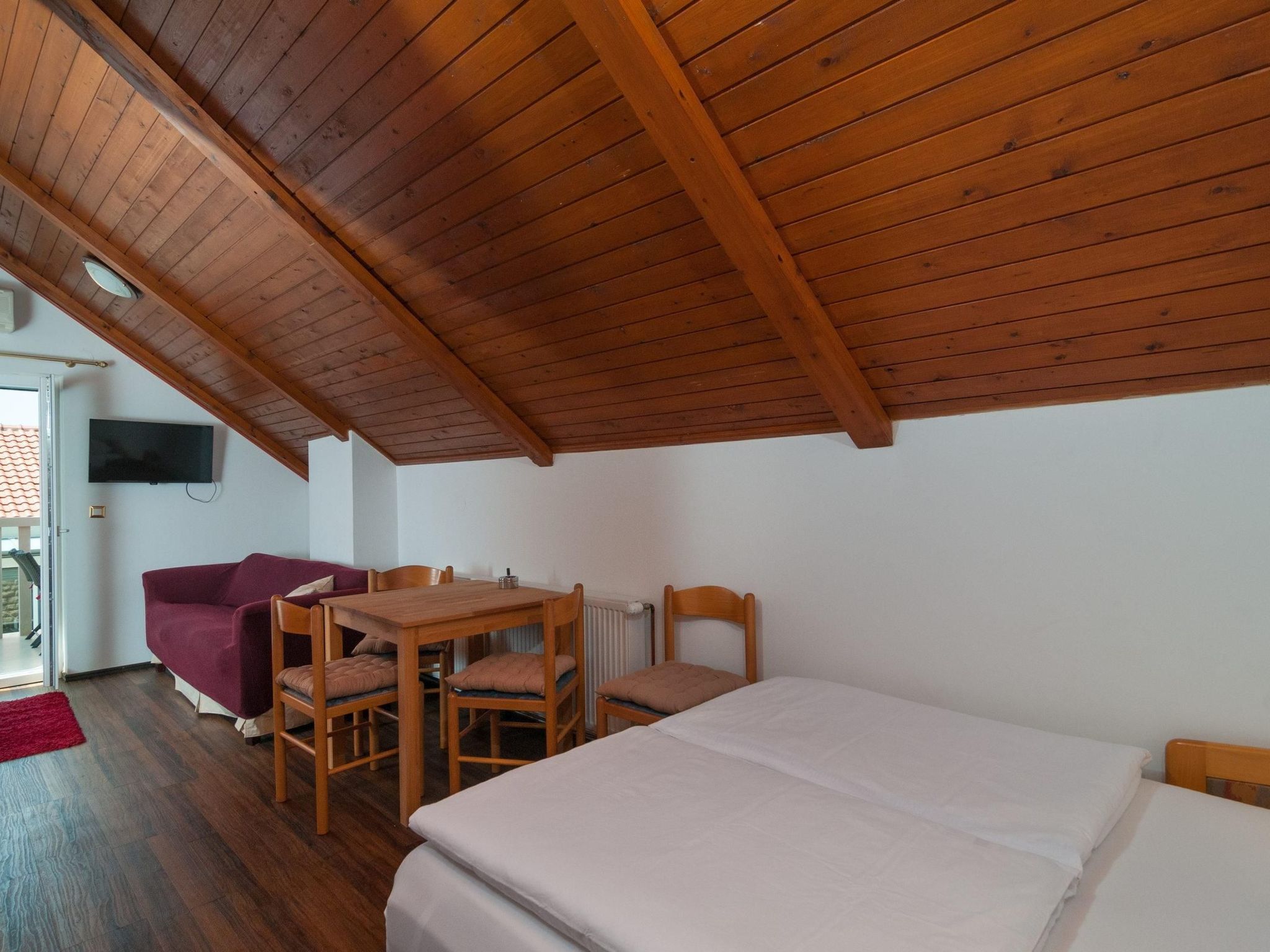 Gemütliche Wohnung in Omiš mit Privatem Balkon-Binnen