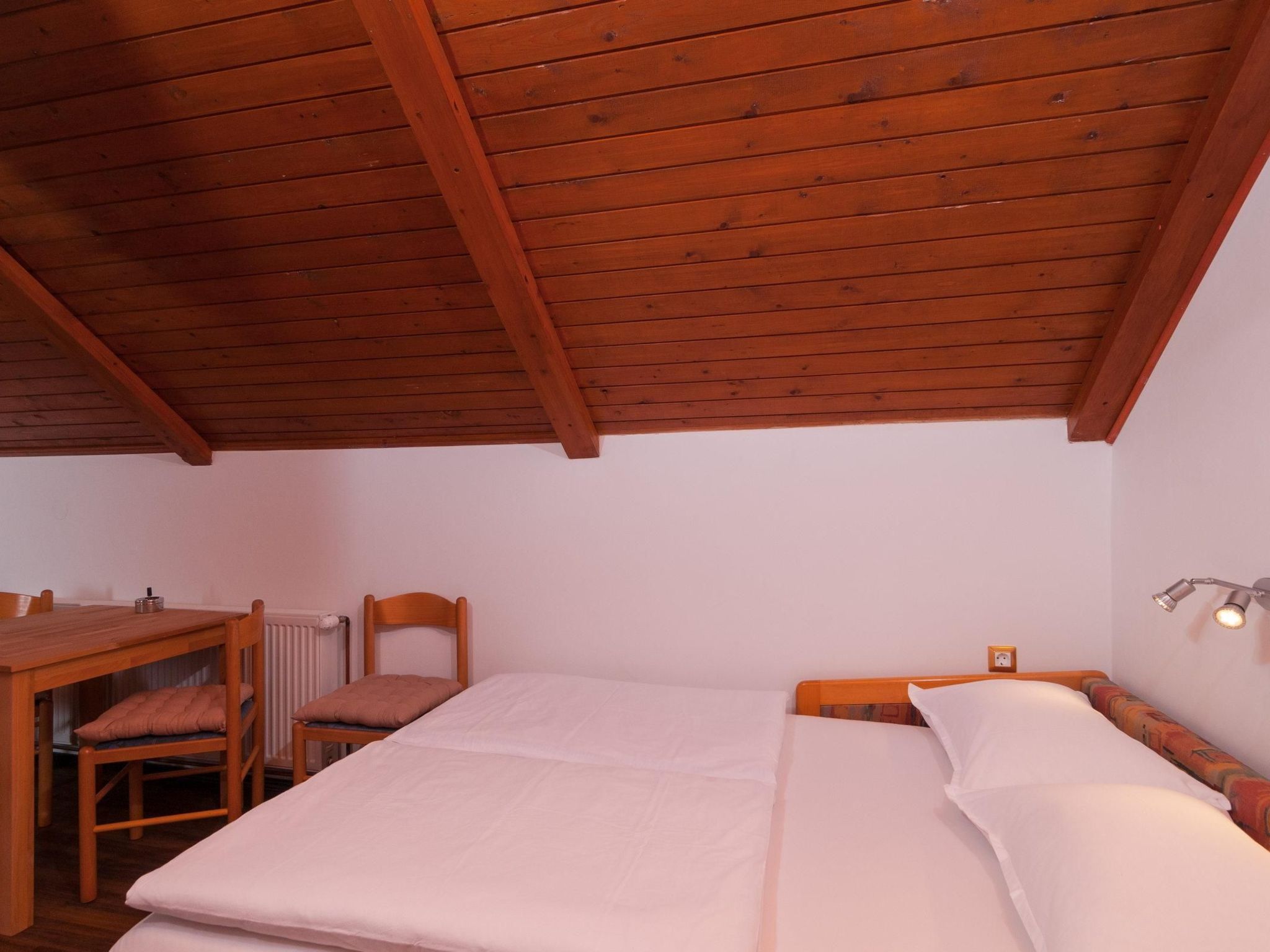 Gemütliche Wohnung in Omiš mit Privatem Balkon-Binnen