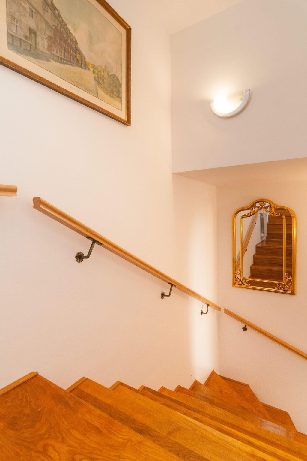 Gemütliche Wohnung in Omiš mit Privatem Balkon-Binnen