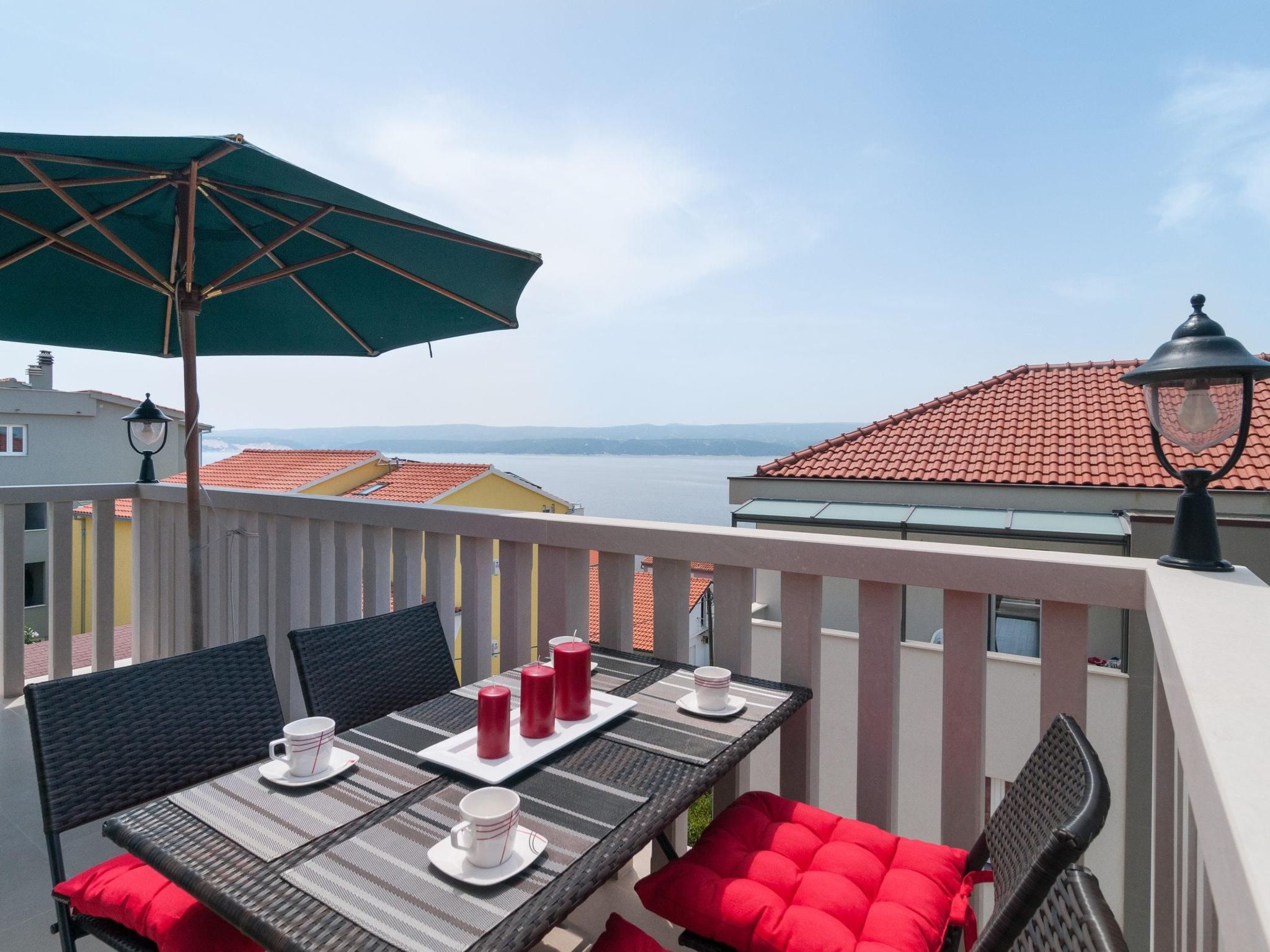 Gemütliche Wohnung in Omiš mit Privatem Balkon-Binnen