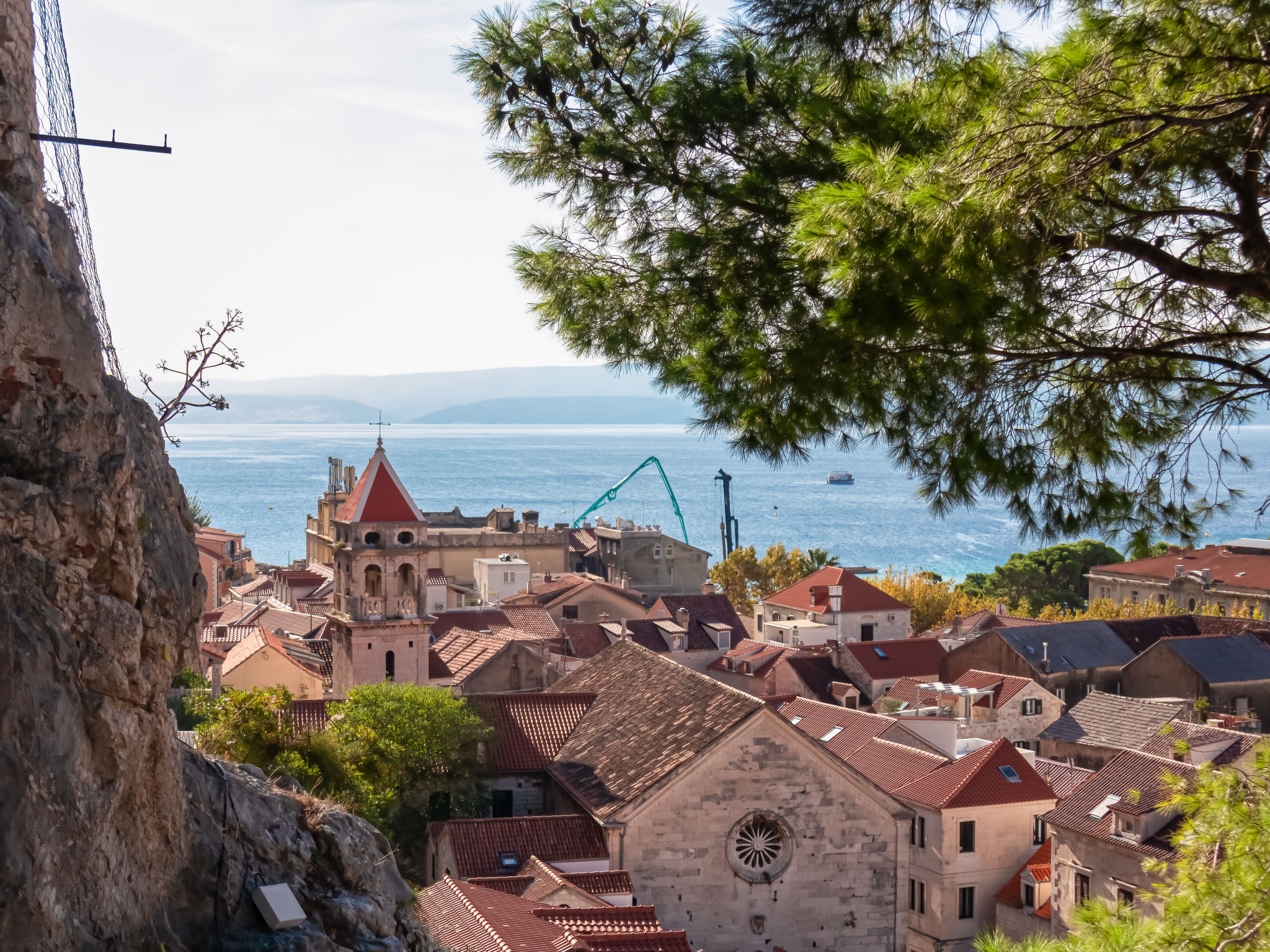 Kleine Wohnung in Omiš mit Privatem Balkon-Omgeving