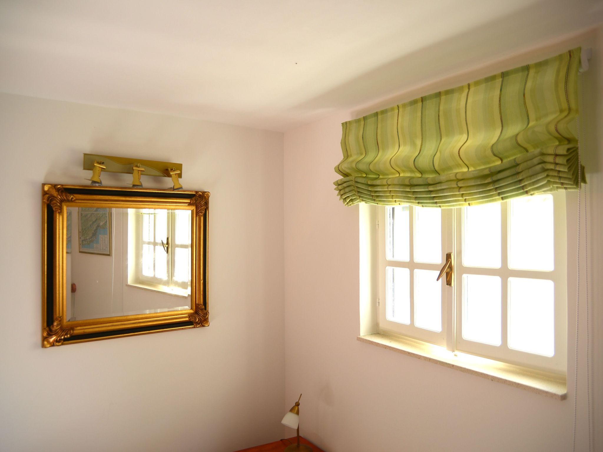 Kleine Wohnung in Omiš mit Privatem Balkon-Binnen