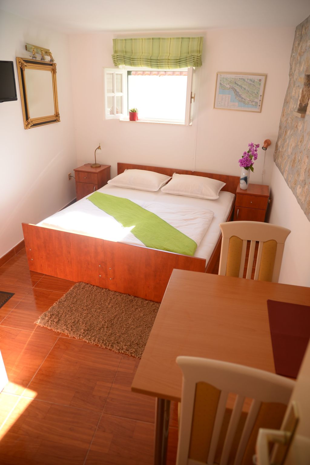 Kleine Wohnung in Omiš mit Privatem Balkon-Binnen