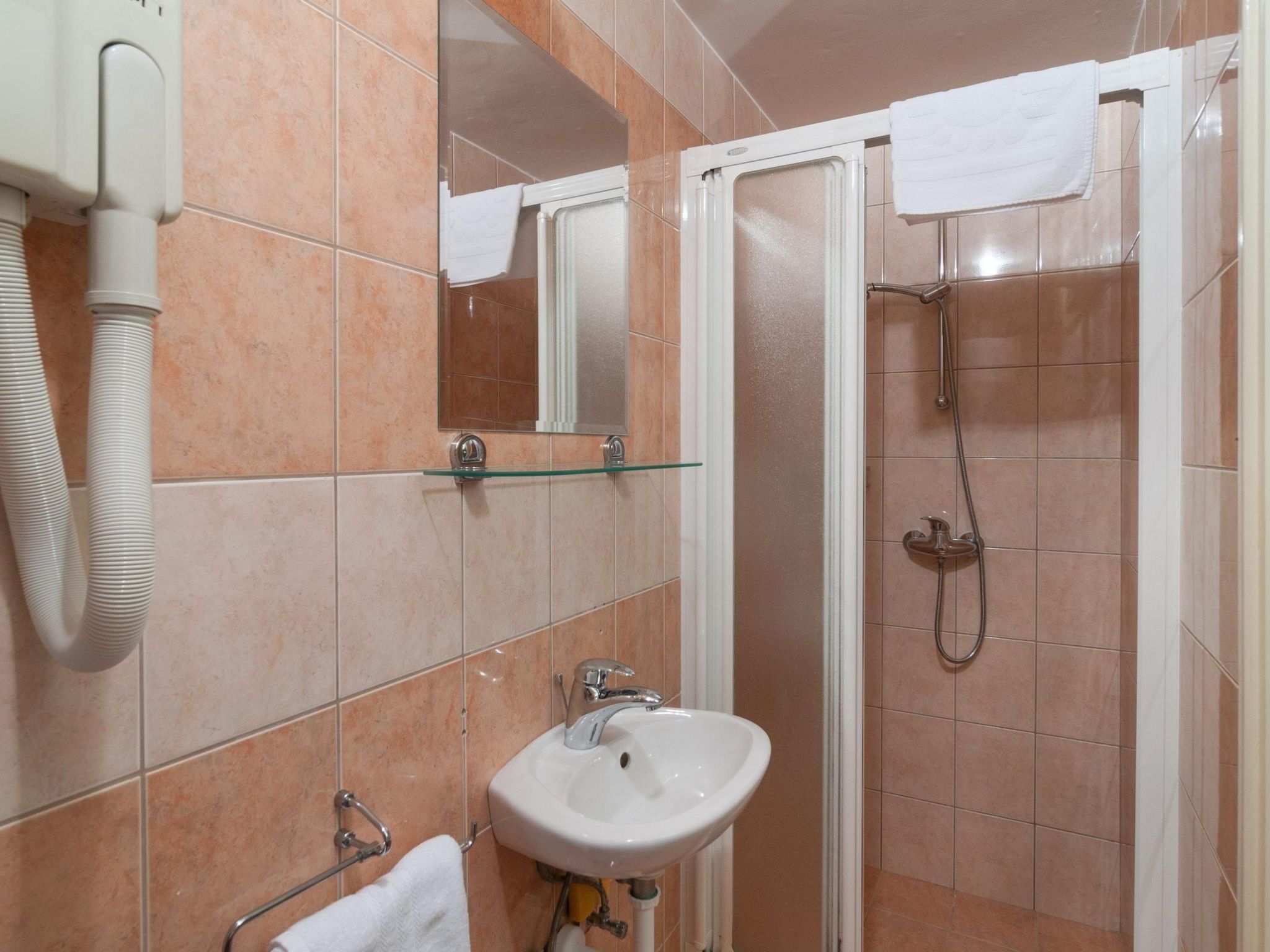 Kleine Wohnung in Omiš mit Privatem Balkon-Binnen