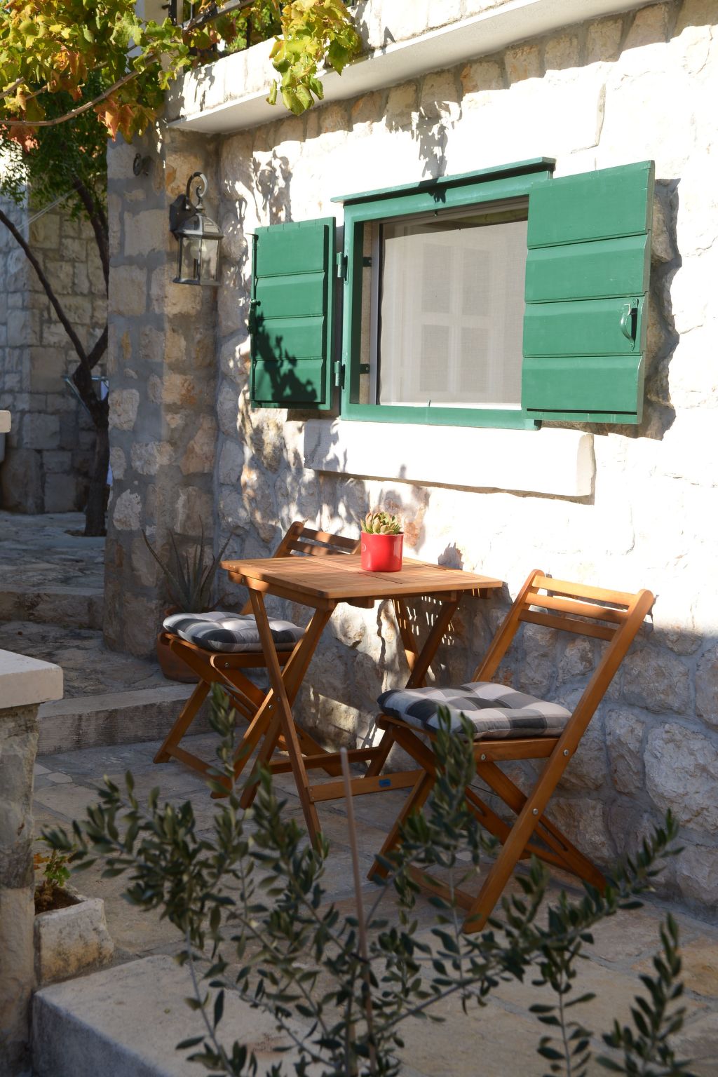 Kleine Wohnung in Omiš mit Privatem Balkon-Binnen