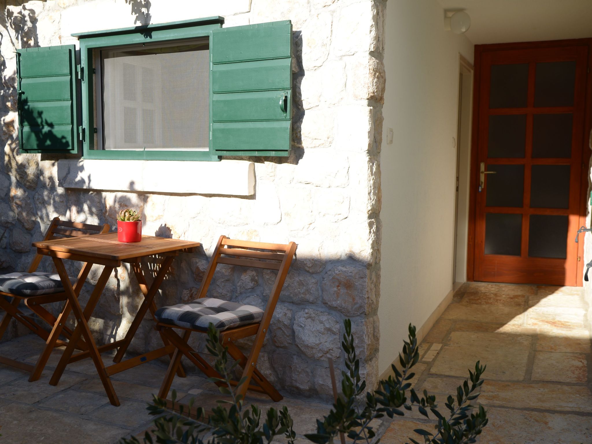 Kleine Wohnung in Omiš mit Privatem Balkon-Binnen