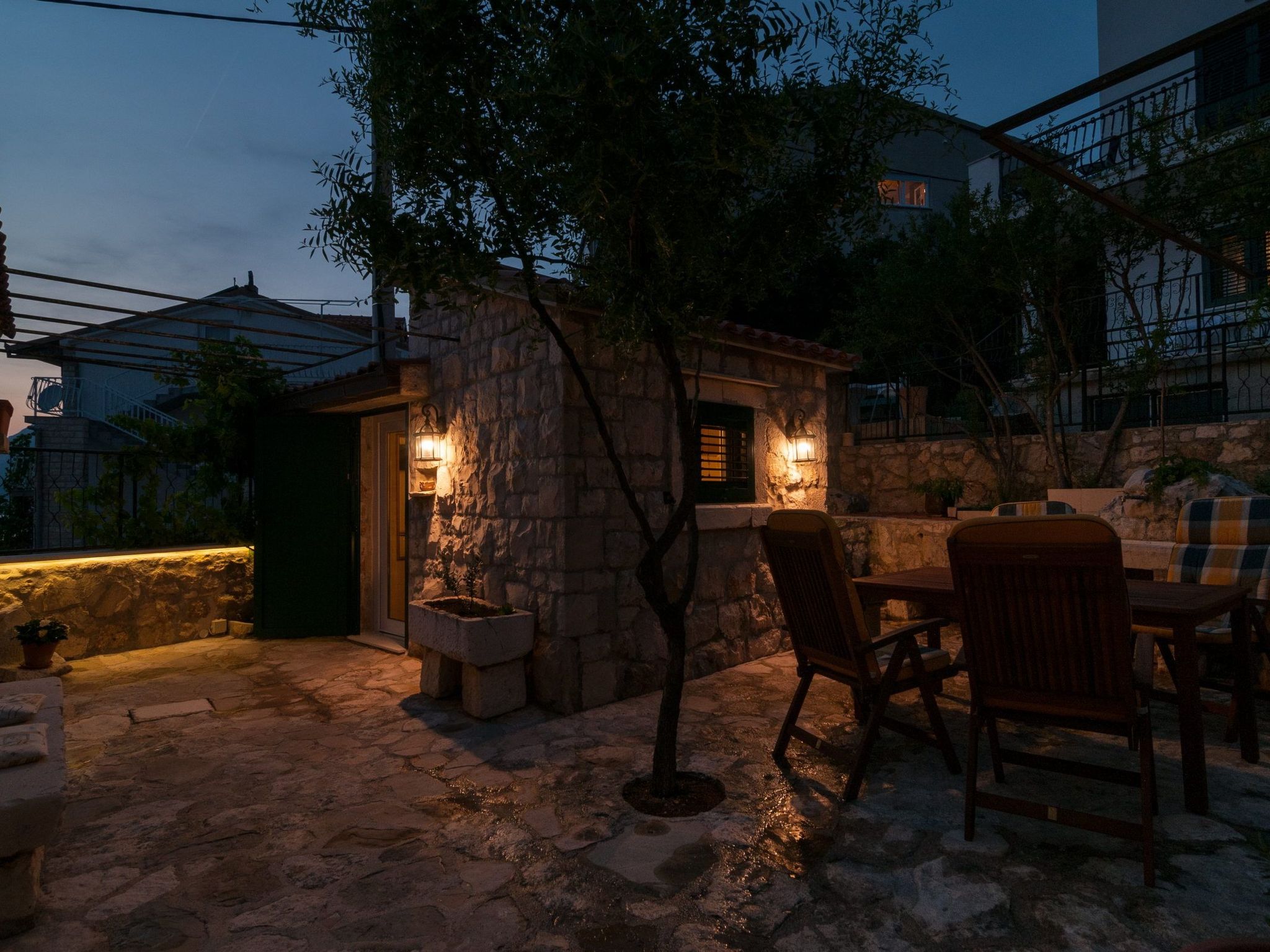 Kleine Wohnung in Omiš mit Privatem Balkon-Binnen
